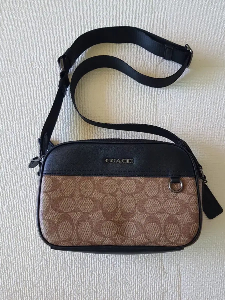 正規品 COACH クロス カメラバッグ 定価33万
