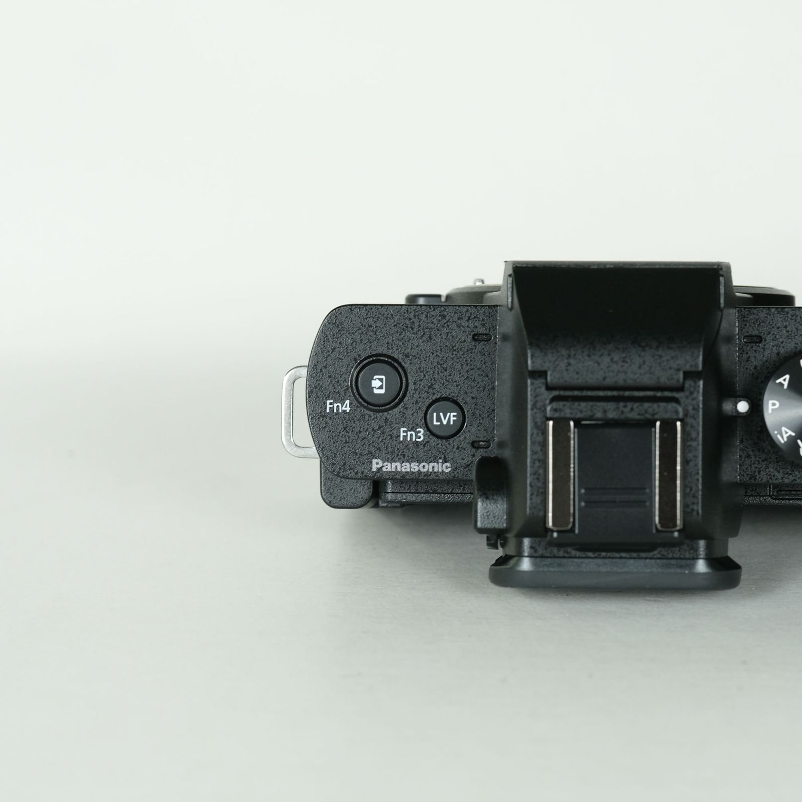 美品 | シャッター数330回] Panasonic LUMIX DC-G100D ボディ