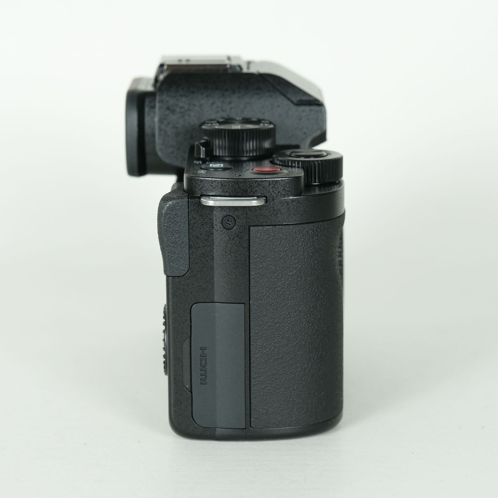 美品 | シャッター数330回] Panasonic LUMIX DC-G100D ボディ