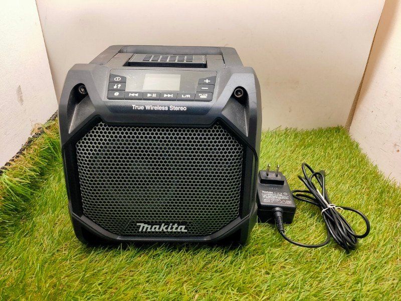 ☆マキタ(Makita) 充電式スピーカ(黒) MR203B　動作確認済み　ACアダプター付き