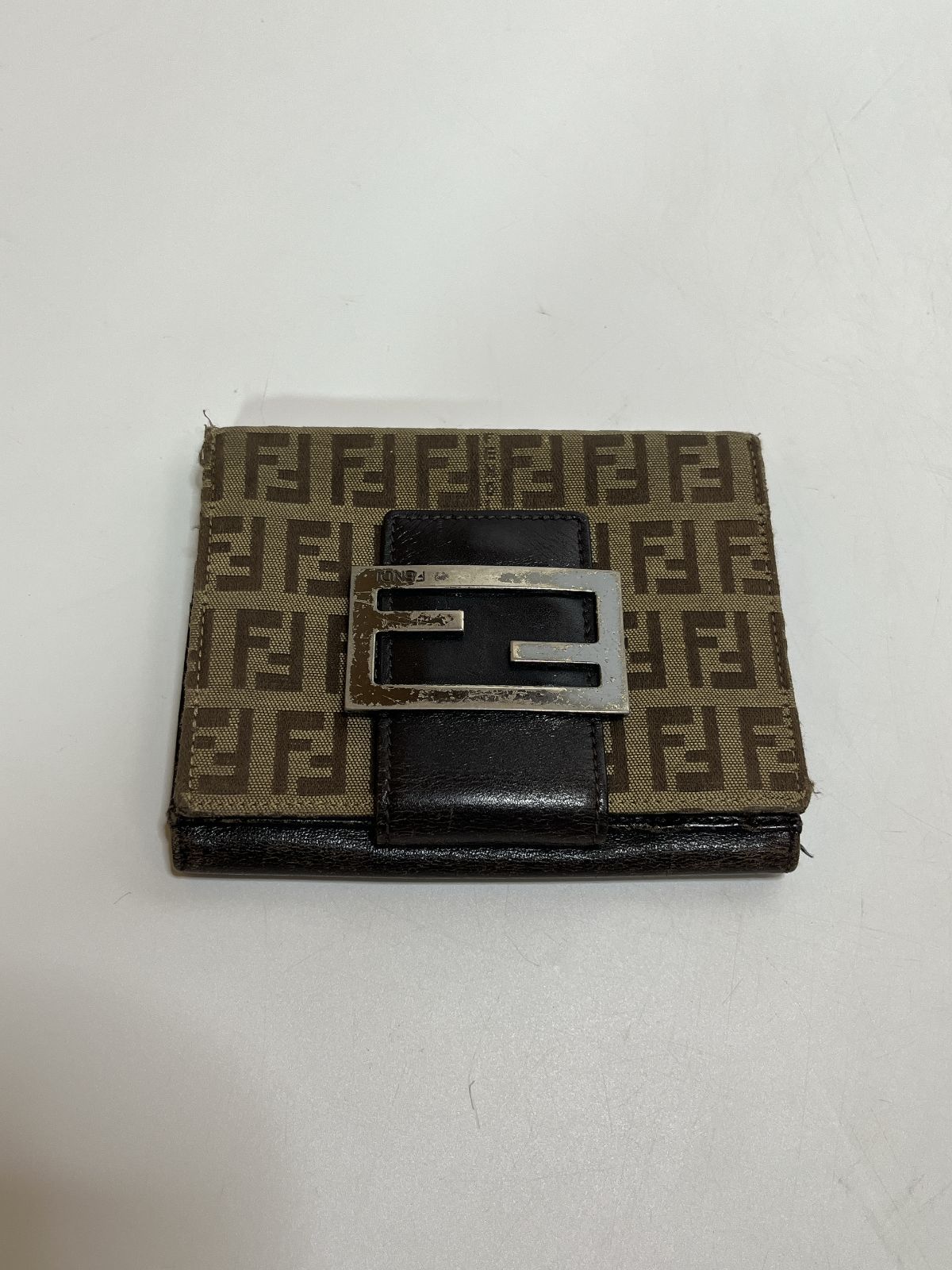 FENDI フェンディ 茶 ズッカ柄 二つ折り財布 - メルカリ