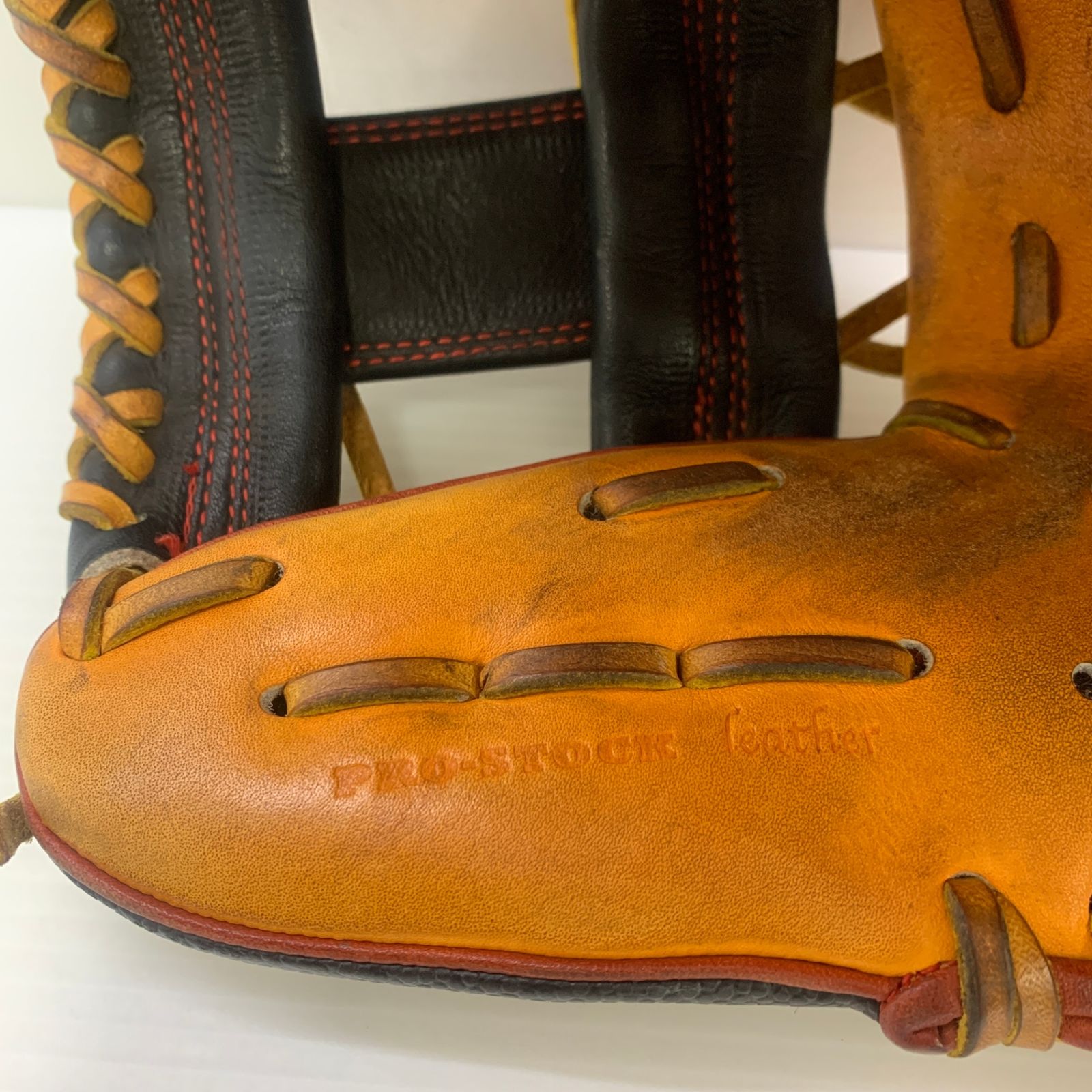ウィルソン Wilson ウィルソンスタッフ Wilson Staff WTAHWO17B 硬式