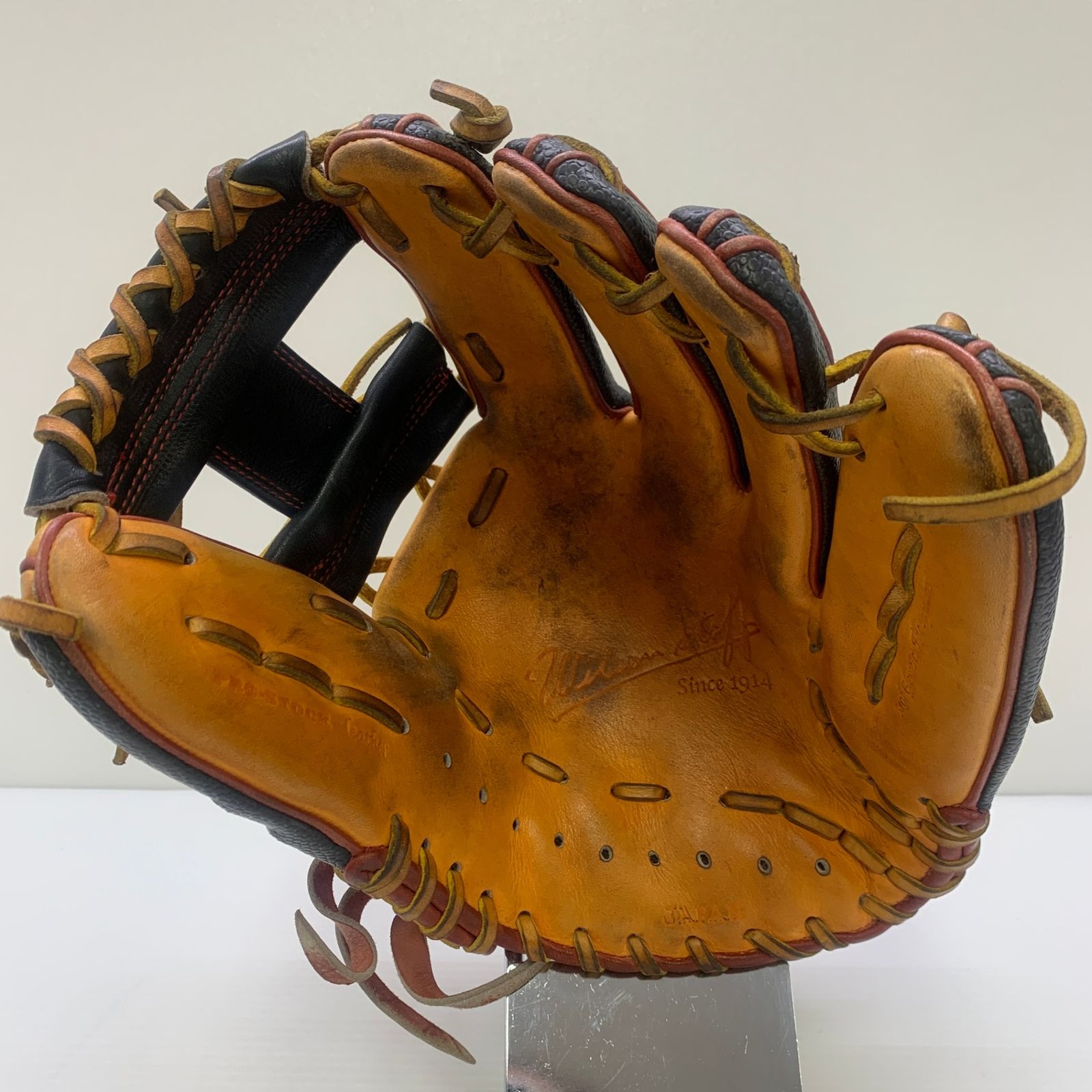 ウィルソン Wilson ウィルソンスタッフ Wilson Staff WTAHWO17B 硬式 大人 一般 内野手用 グローブ グラブ 右投げ  中古品  野球 9231 ウィルソン Wilson ウィルソンスタッフ Wilson Staff WTAHWO17B 硬式