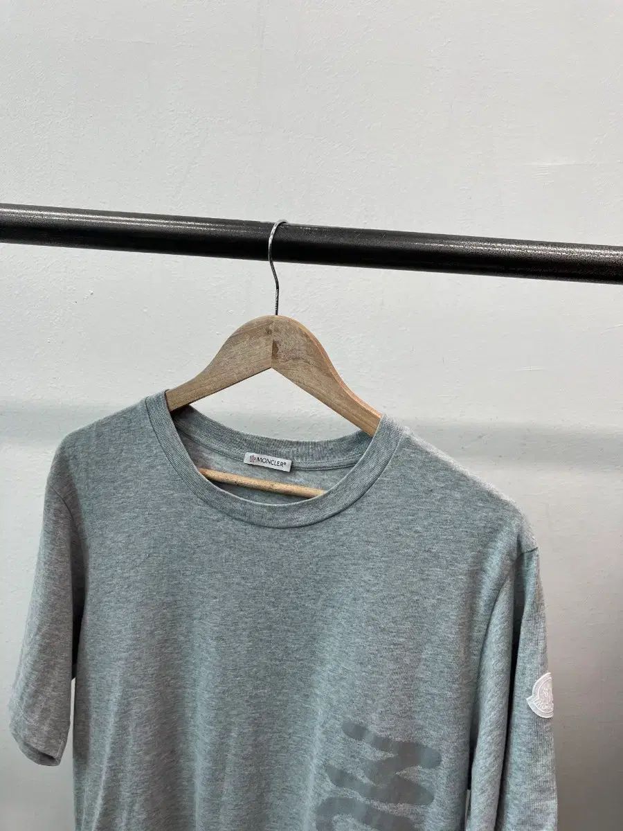 100) モンクレール 白ワッペン 半袖Tシャツ 【公式通販】
