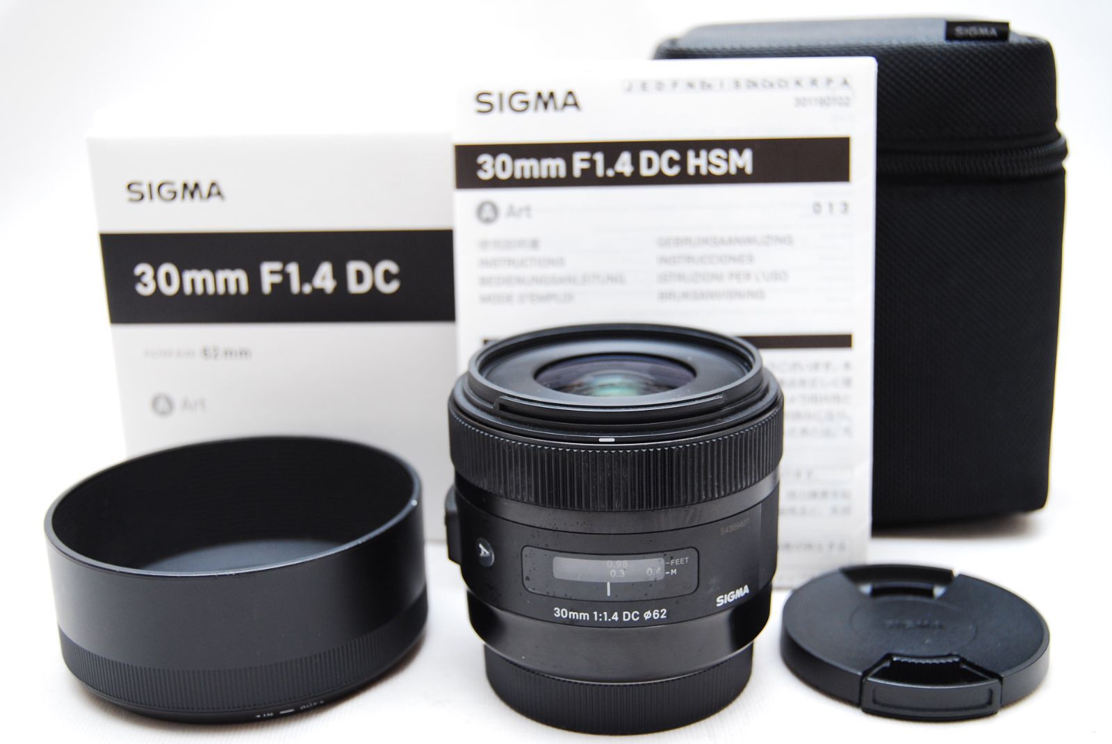 ★美品 SIGMA　 EF-Sマウント レンズ 30mm F1.4 DC HSM 　Art　単焦点 APS-C Canon 用　シグマ★