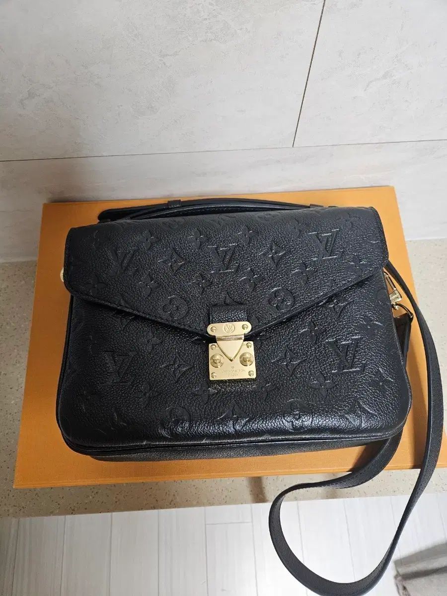 Louis Vuitton ポシェット・メティス アンフラージュ MM