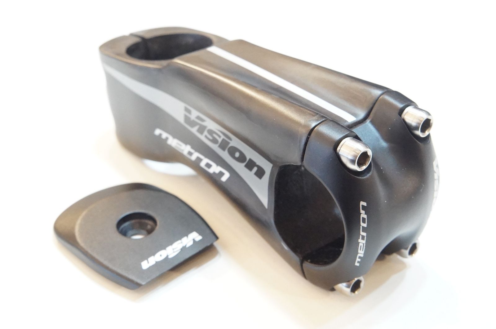 VISION 「ヴィジョン」 METRON CARBON 90mm φ31.8 ステム / バイチャリ浦和ベース