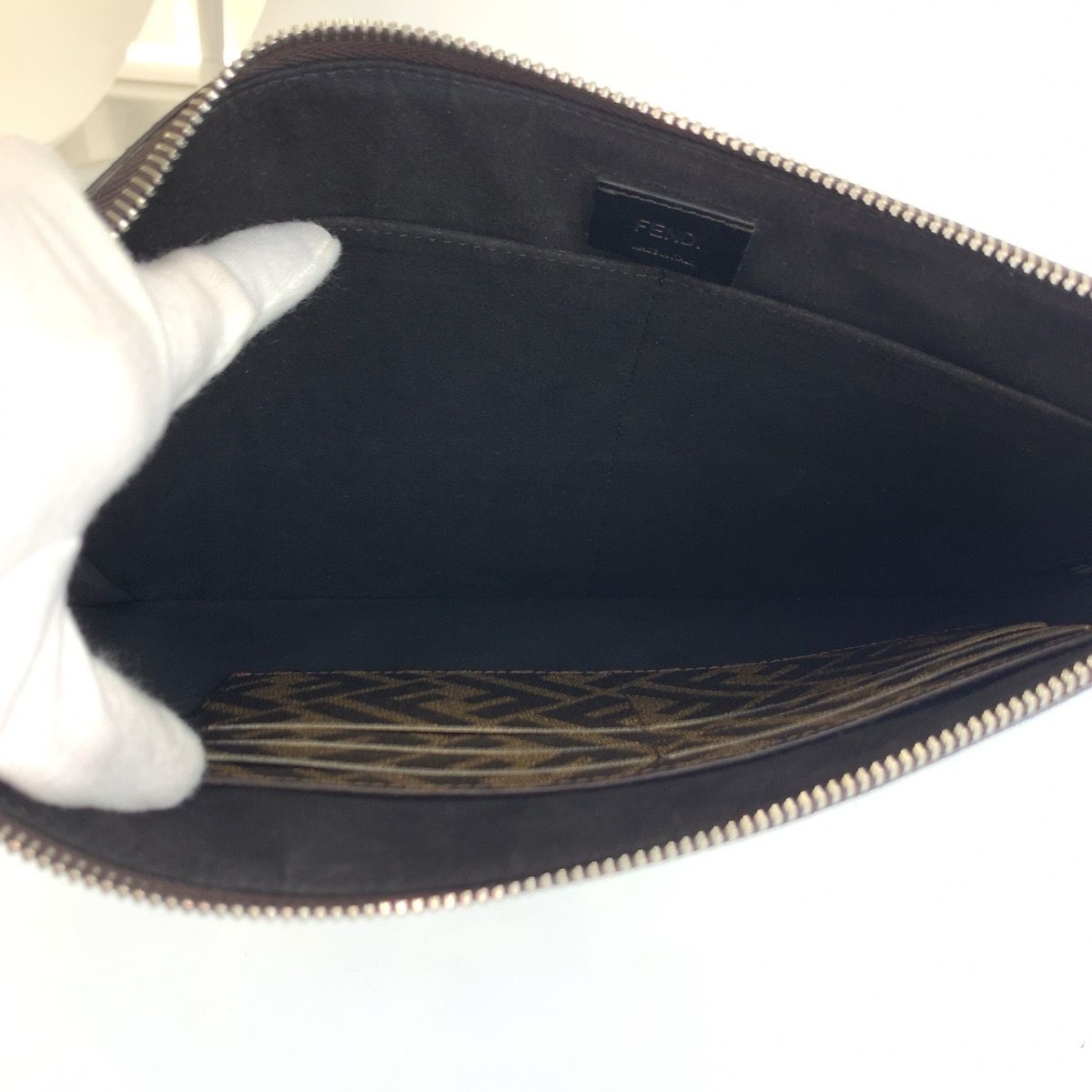 美品 FENDI フェンディ ズッカ フラットスリムクラッチ ブラウン