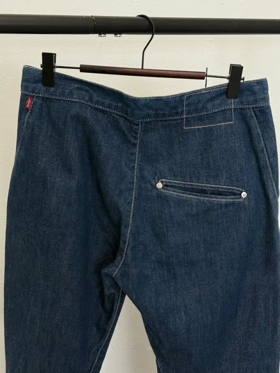 28 00s リーバイス エンジニアード ジーン
