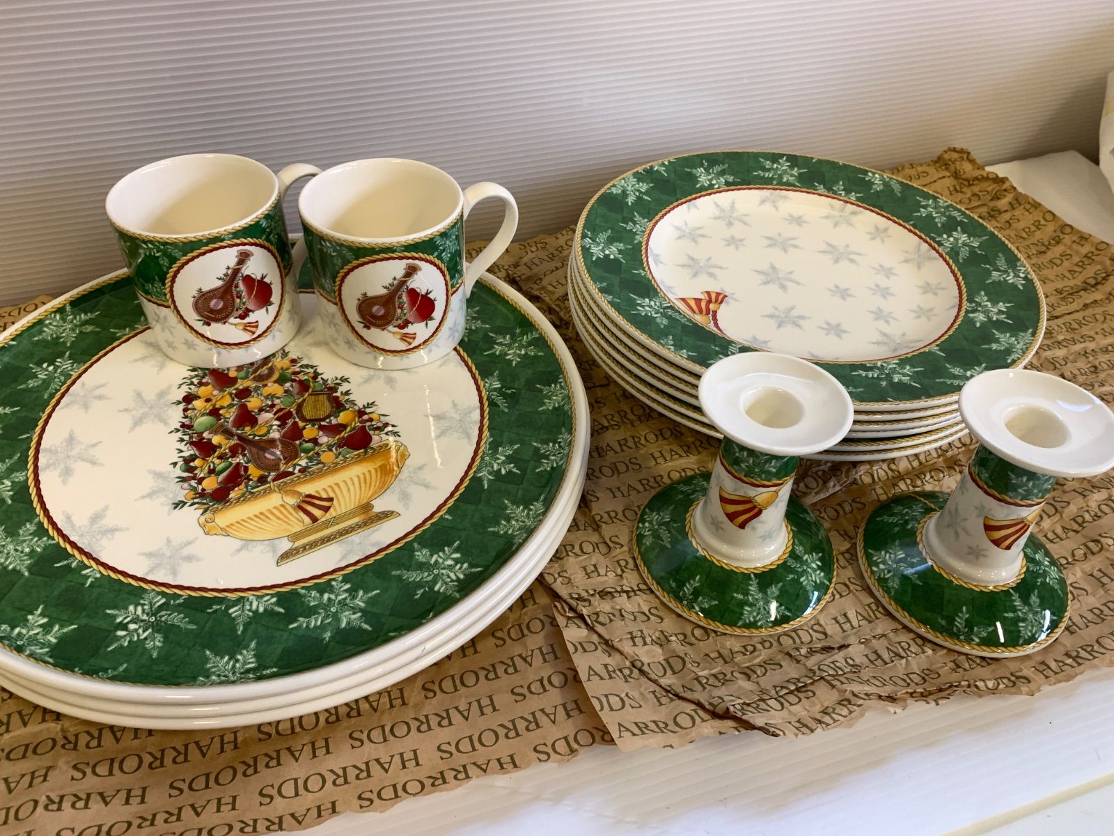 【美品/廃盤】ウェッジウッド（WEDG WOOD）ウィンターフェスティバル クリスマス豪華セット 皿 マグ