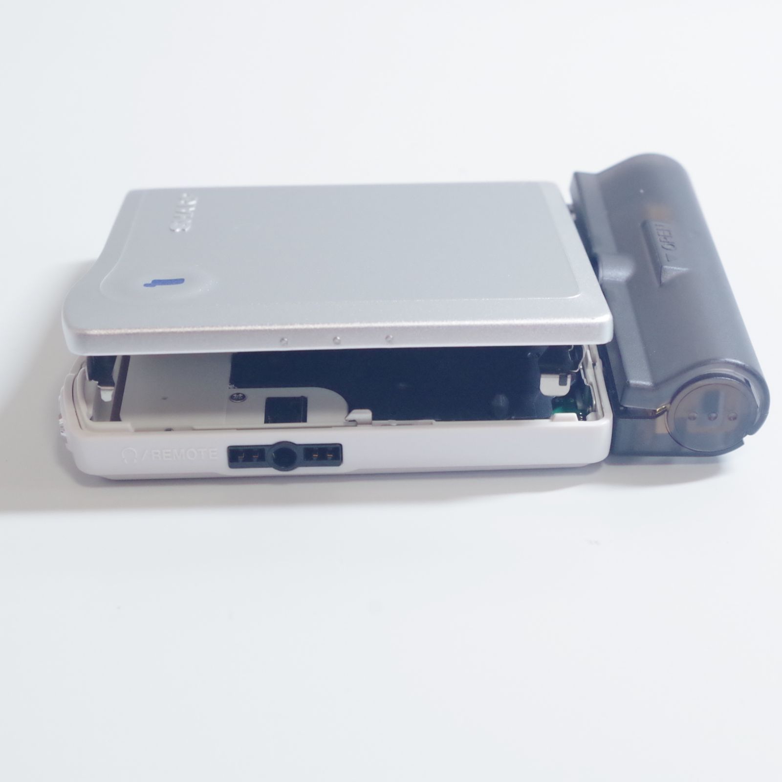 A7441 SHARP ポータブルMDプレーヤー MD-DS33-S - メルカリ