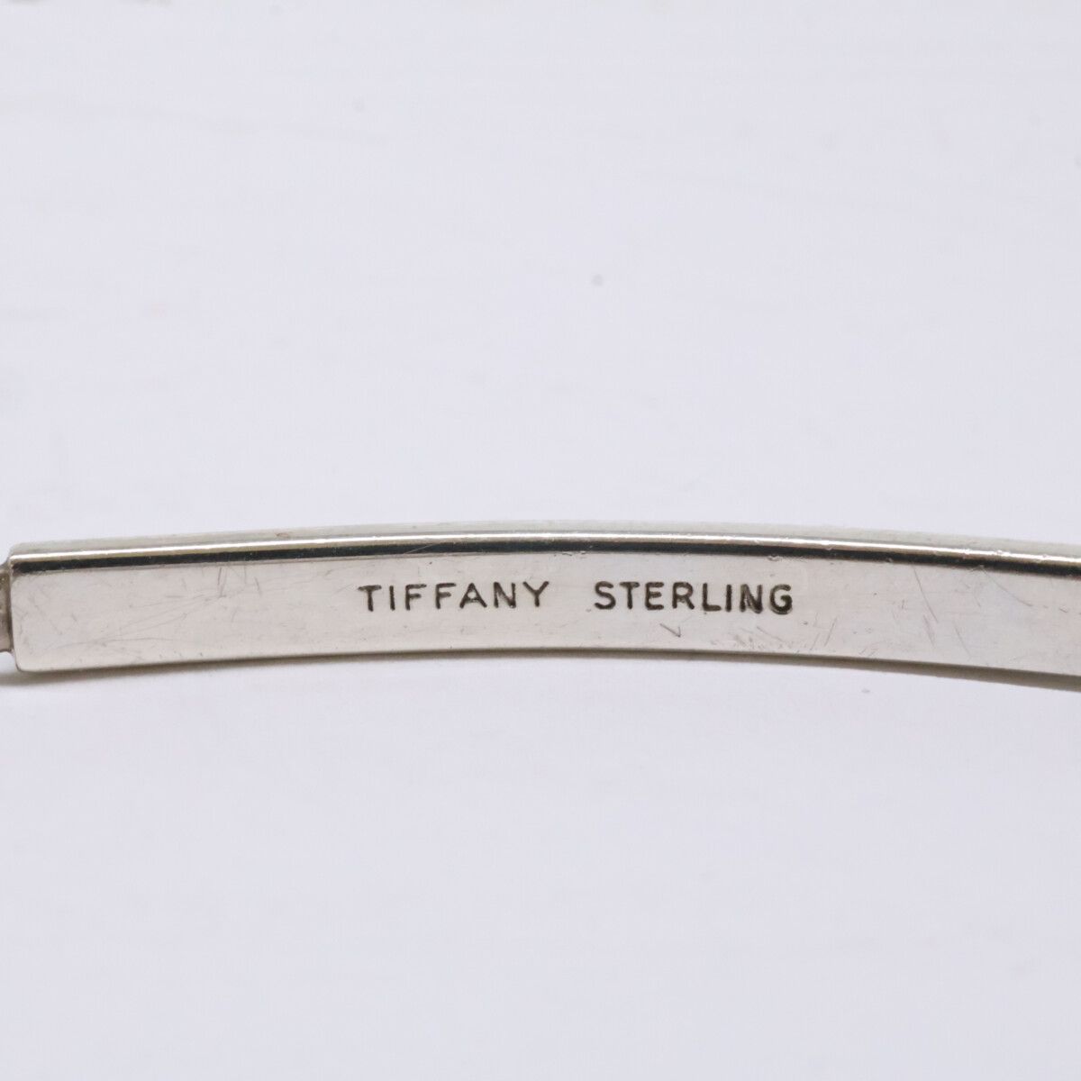 RU-5622　ティファニー　レザー　ナロー　プレート 20241226 TIFFANY&Co. ティファニー IDプレート ナロー - メルカリ