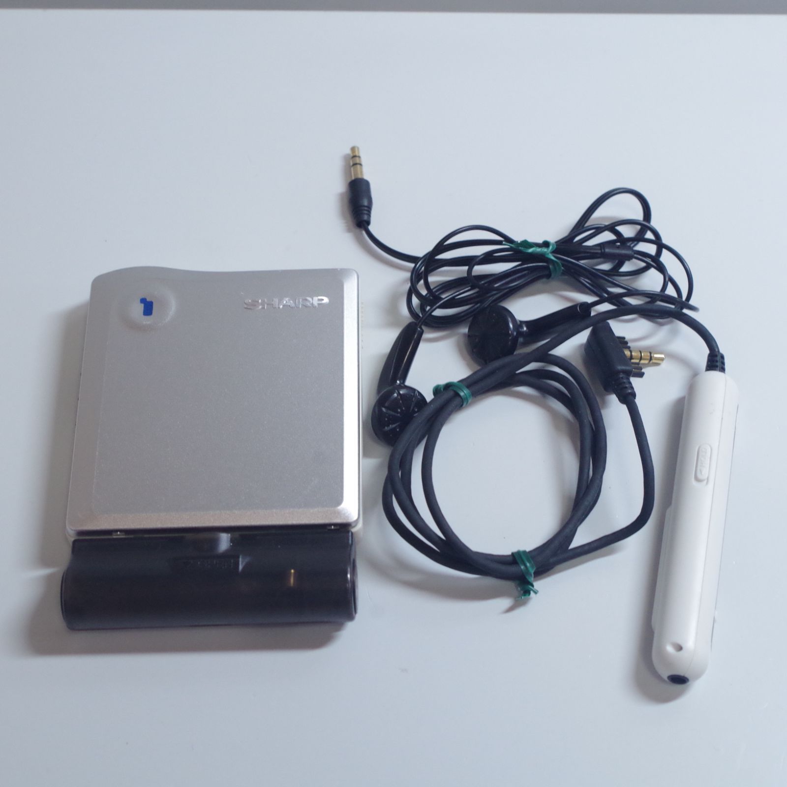 A7448 SHARP ポータブルMDプレーヤー MD-DS33-S - メルカリ