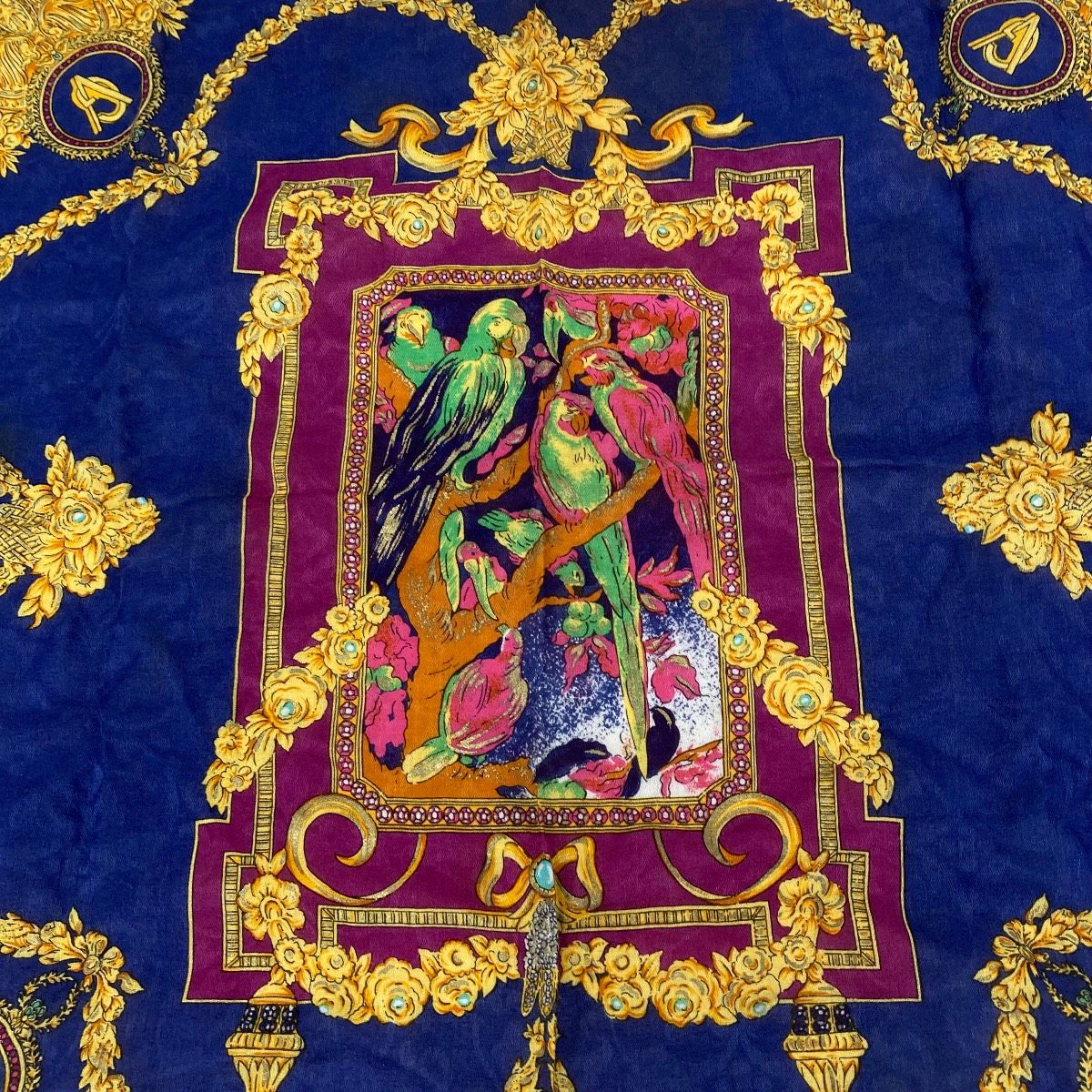 美品 GIANNI VERSACE ジャンニヴェルサーチ スカーフ バロック調 鳥柄