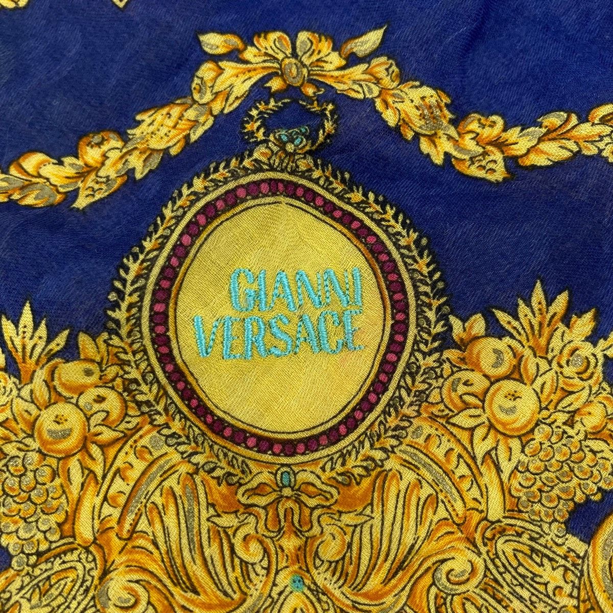 美品 GIANNI VERSACE ジャンニヴェルサーチ スカーフ バロック調 鳥柄