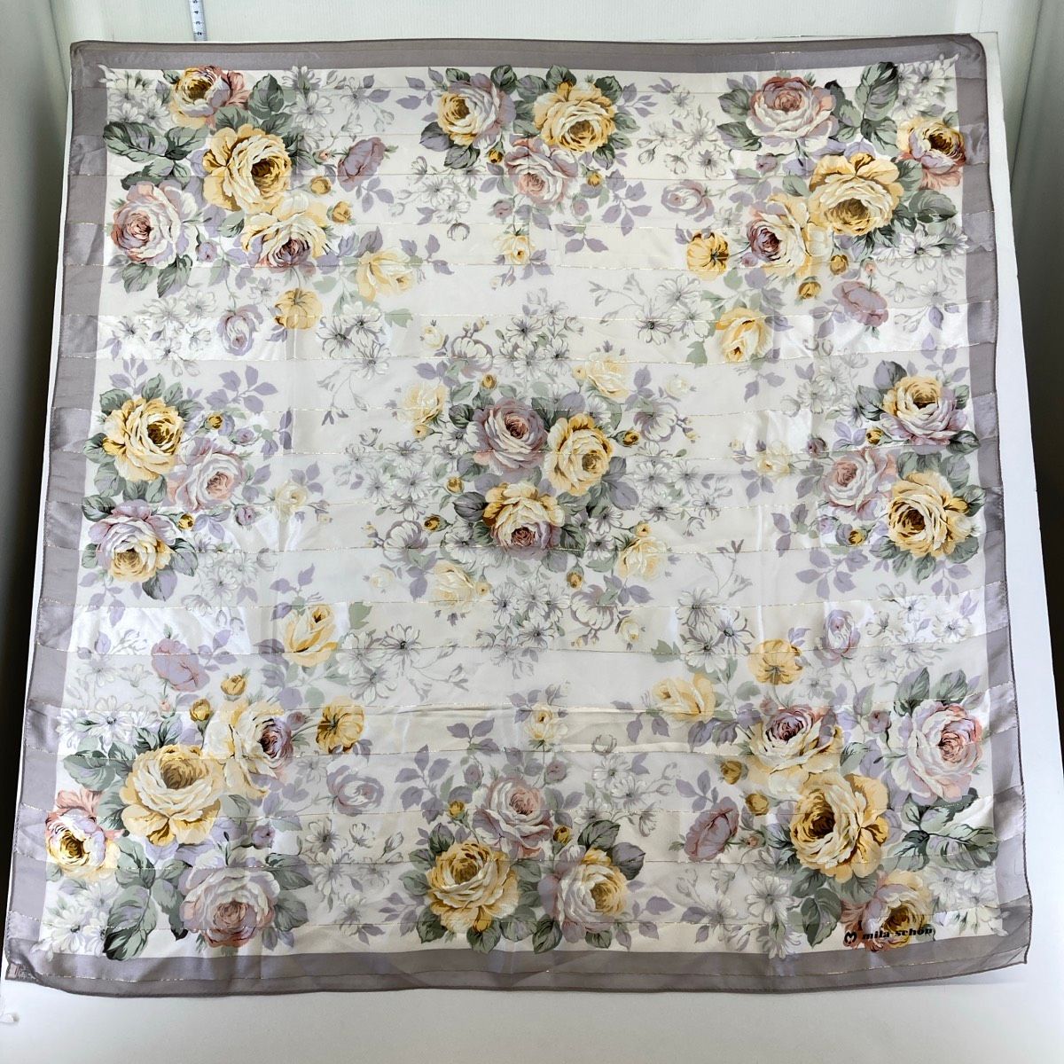 美品 mila schon/ミラショーン スカーフ 絹100% シルク 花柄 バラ/薔薇