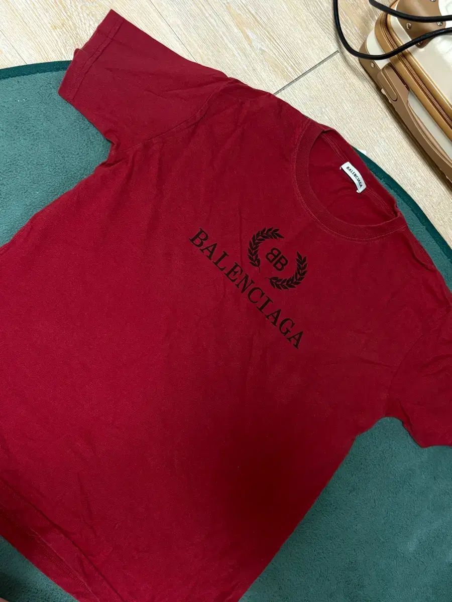 バレンシアガ ロゴ 半袖 Tシャツ レッド 7,558円