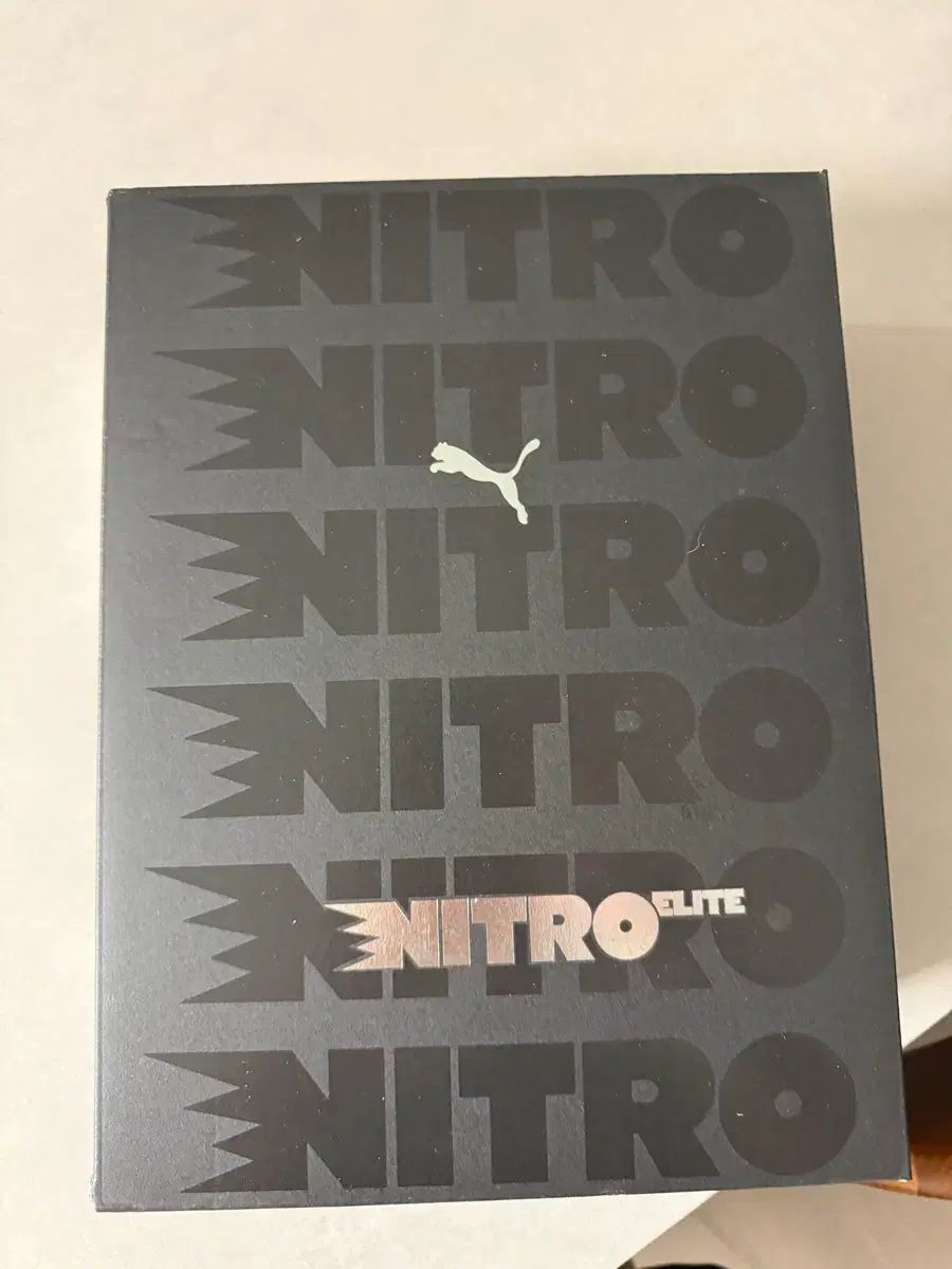 (新品) プーマ ディビエイト ニトロ エリート 4 255