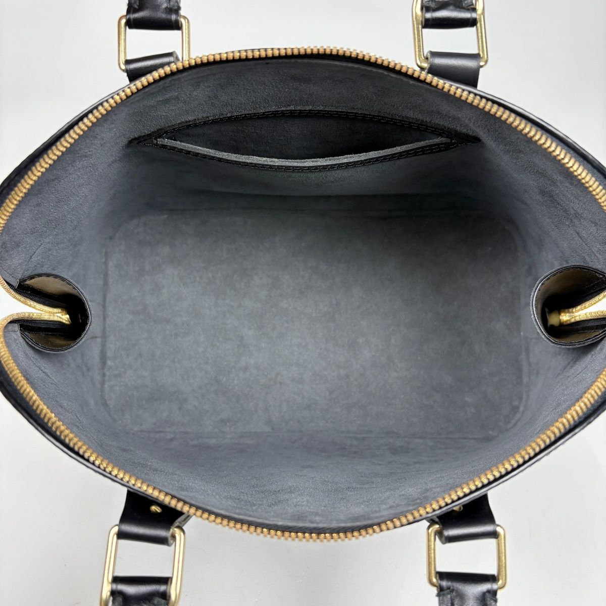 ルイ・ヴィトン Louis Vuitton アルマ ハンドバッグ エピ ノワール(ブラック) M52142 レディース 【中古】 ルイ・ヴィトン Louis Vuitton アルマ ハンドバッグ エピ ノワール(ブラック) M52142 レディース 【中古】