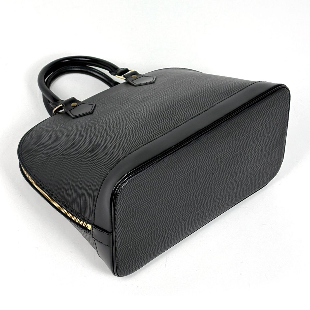 ルイ・ヴィトン Louis Vuitton アルマ ハンドバッグ エピ ノワール(ブラック) M52142 レディース 【中古】 ルイ・ヴィトン Louis Vuitton アルマ ハンドバッグ エピ ノワール(ブラック) M52142 レディース 【中古】