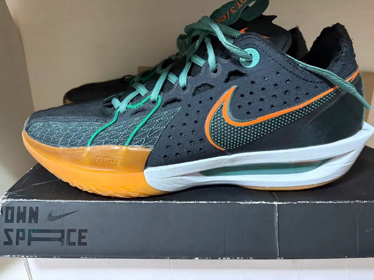 270 280 NIKE GT CUT3
