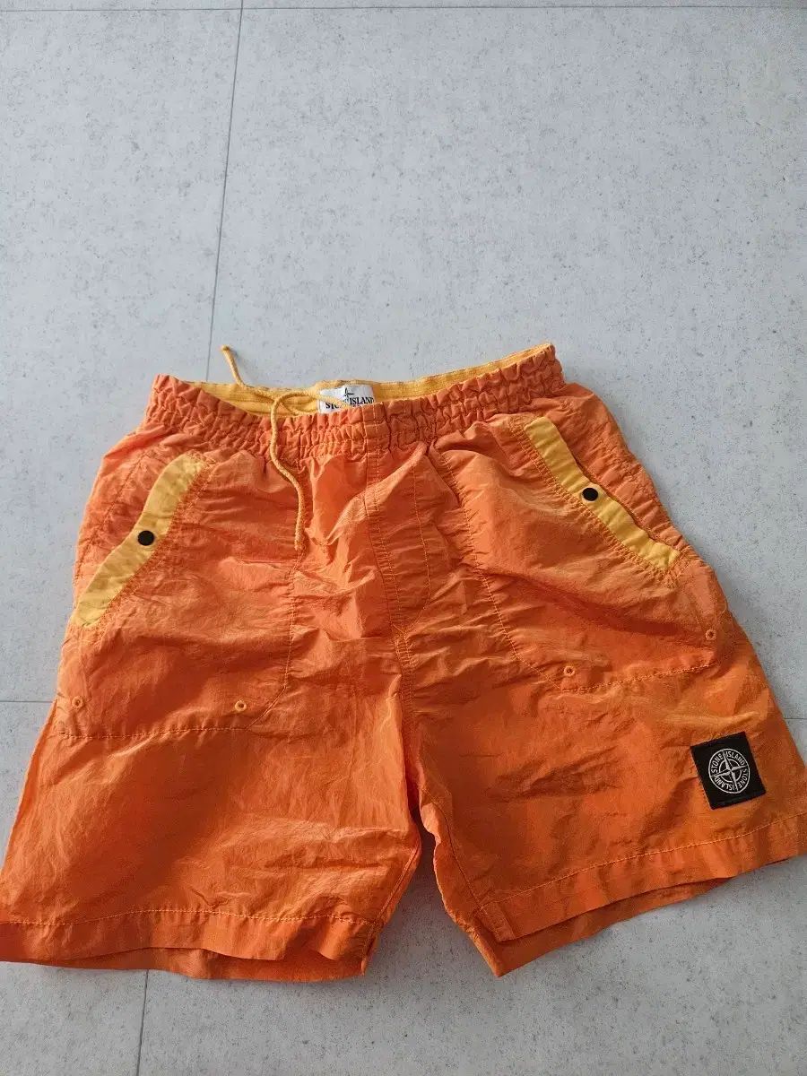 STONE ISLAND ストーンアイランド ジュニア ナイロン ハーフパンツ 12サイズ