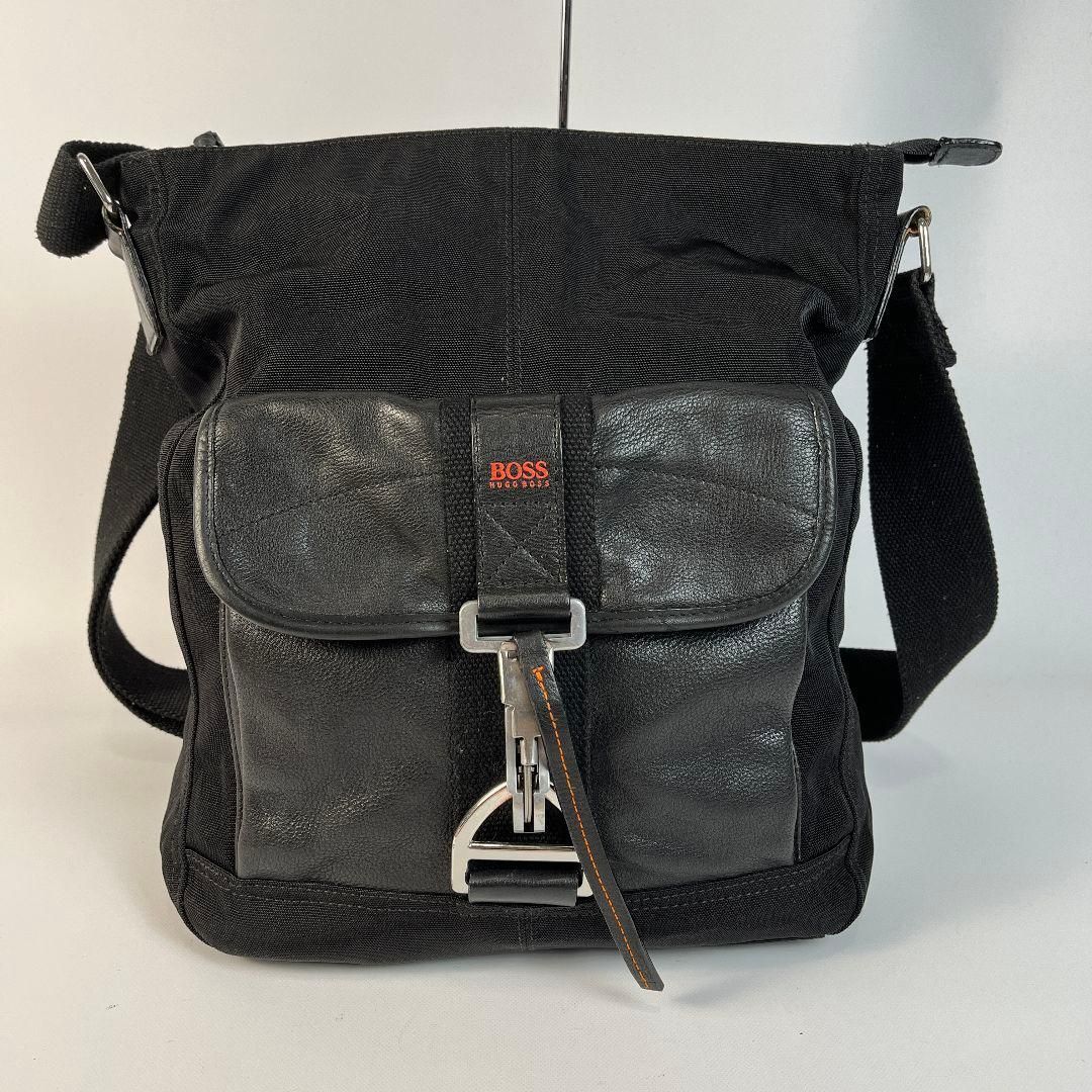 美品　HUGO BOSS　ショルダーバッグ　キャンバス　レザー　金具　ブラック