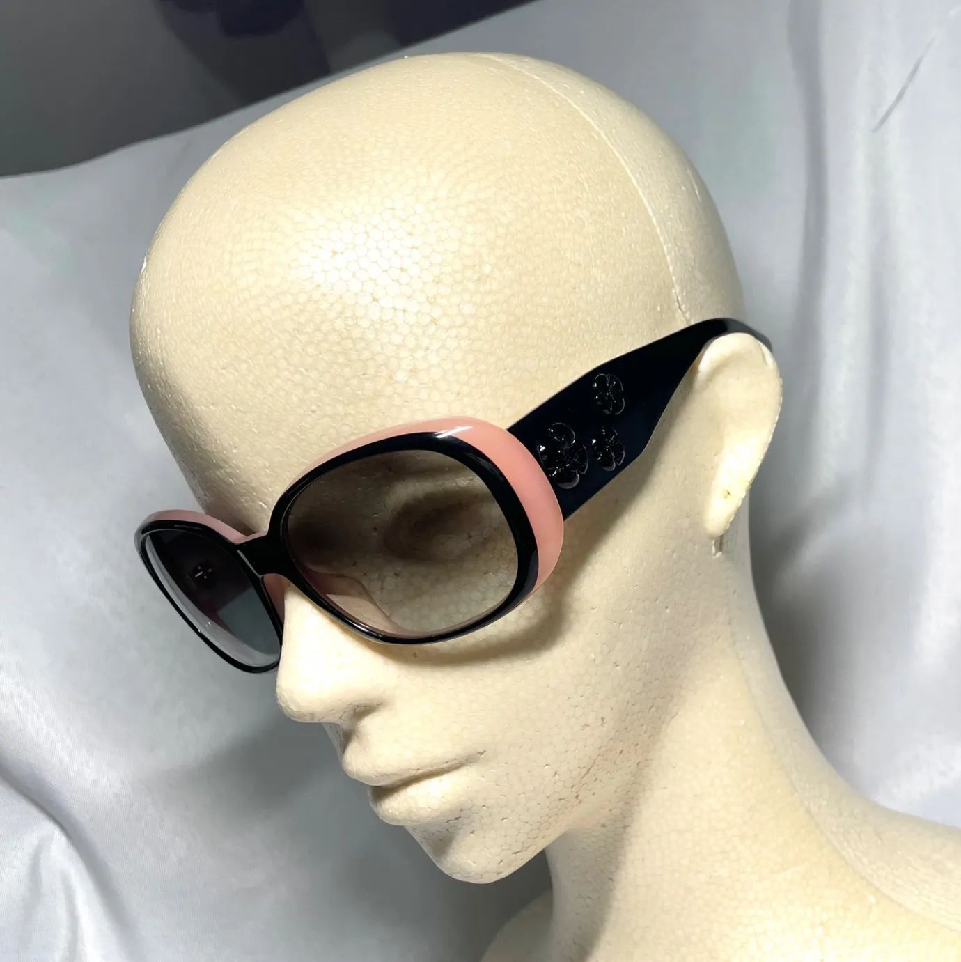 激レア♡CHANEL✨シャネル　カメリア 花柄　サングラス 1990年代 希少 CHANEL シャネル カメリア フラワーデザイン ブラック&クリア