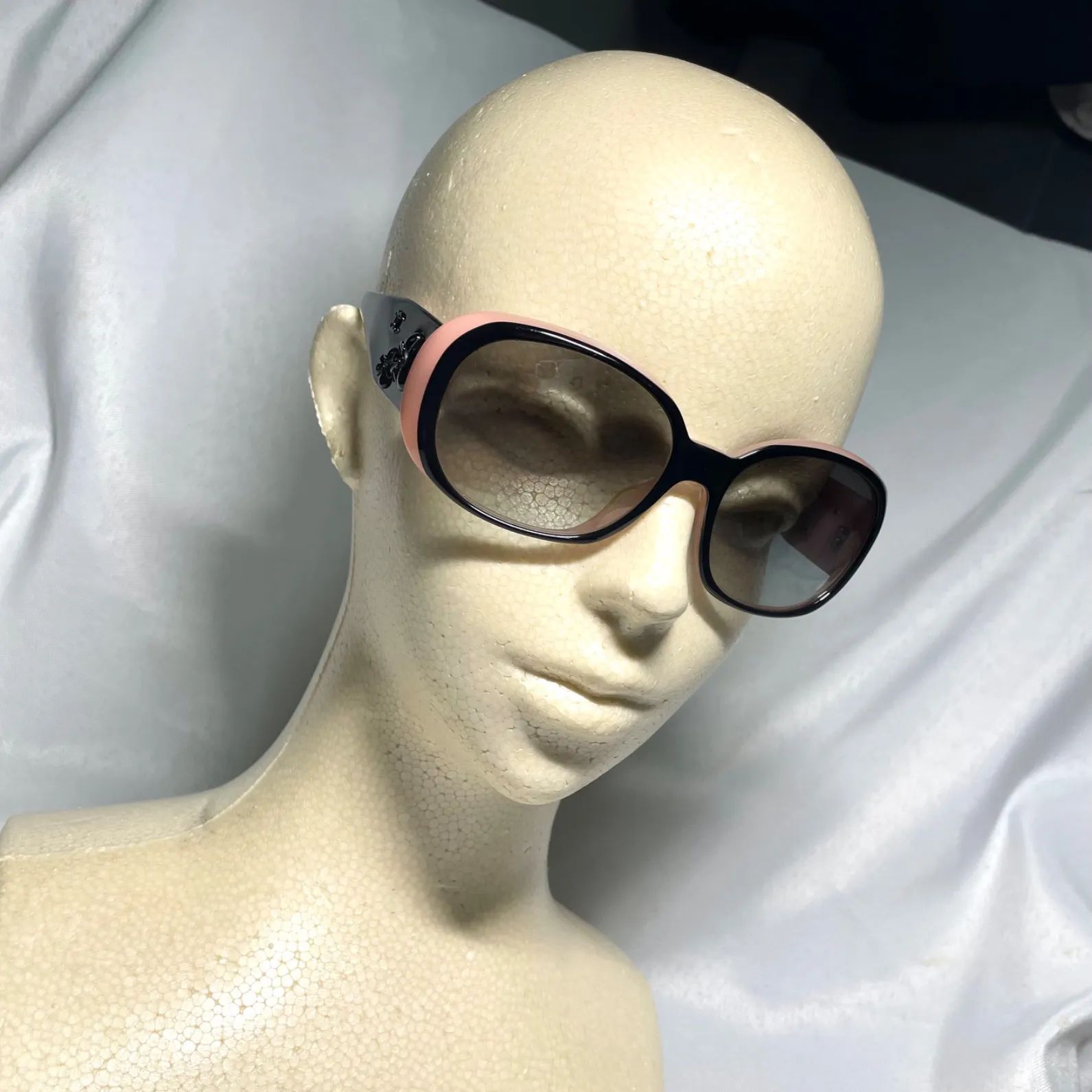 希少 CHANEL シャネル カメリア フラワーデザイン ブラック&クリア