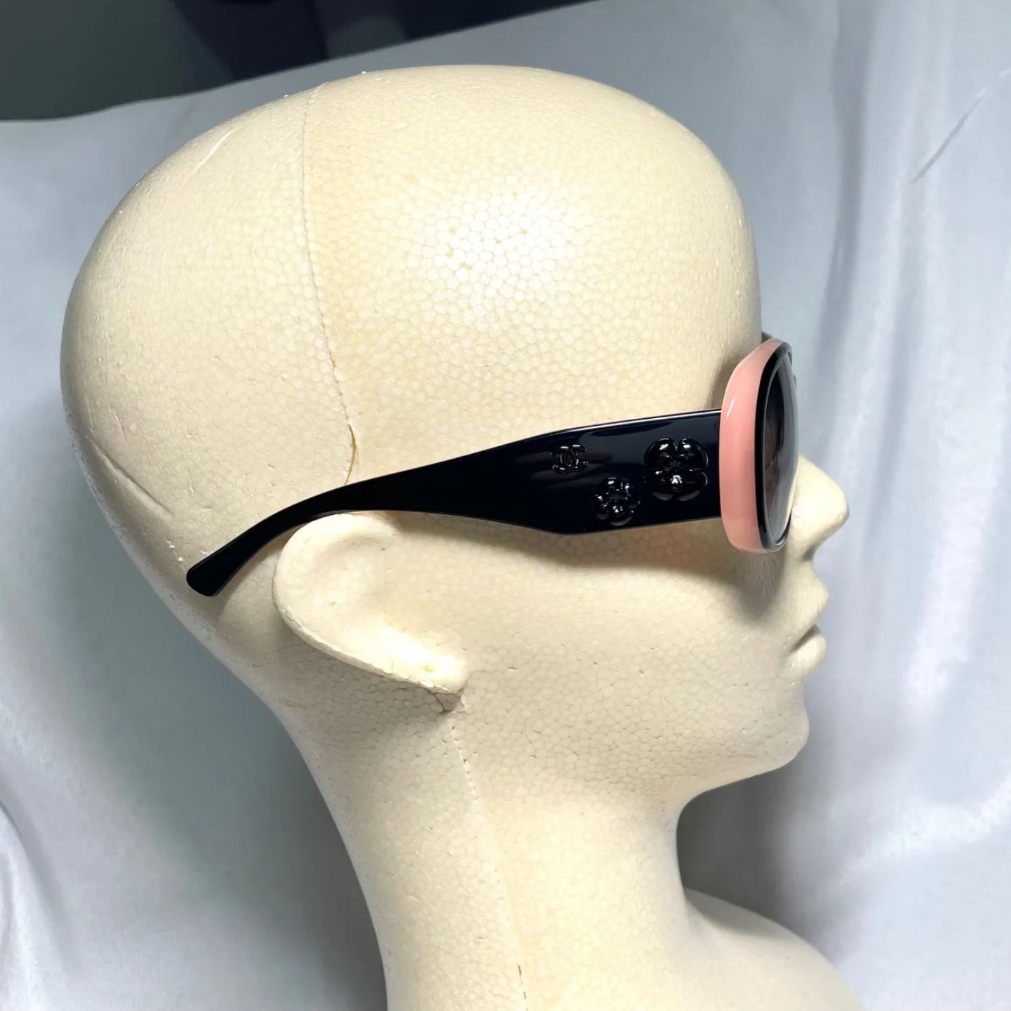 激レア♡CHANEL✨シャネル　カメリア 花柄　サングラス 1990年代 希少 CHANEL シャネル カメリア フラワーデザイン ブラック&クリア