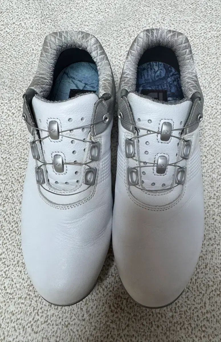 フットジョイ ボアゴルフシューズ 230(US6) ユウタ ランバン サウスケープ A.P.C. pxg マークアンドロナ J.リンドバーグ ゼクシオ アニュー タイトリスト ヴィヴィアン マルボンゴルフ フットジョイ エコー テニス 6,743円