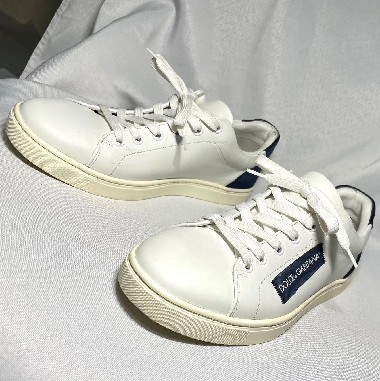 定価　約9万円　新品　Dolce&Gabbana ホワイトスニーカー　26.5 希少 DOLCE&GABBANA ドルチェ&ガッバーナ ロゴ レザー&スエード