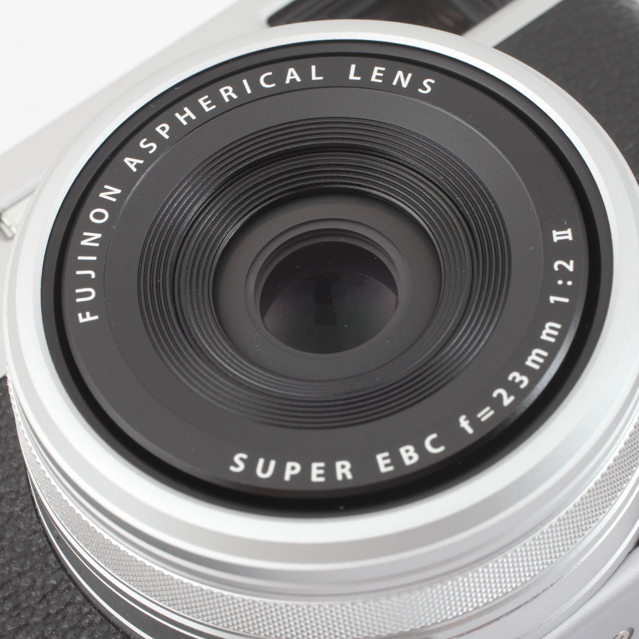ショット数400回 未使用に近い Fujifilm X100VI シルバー コンパクト
