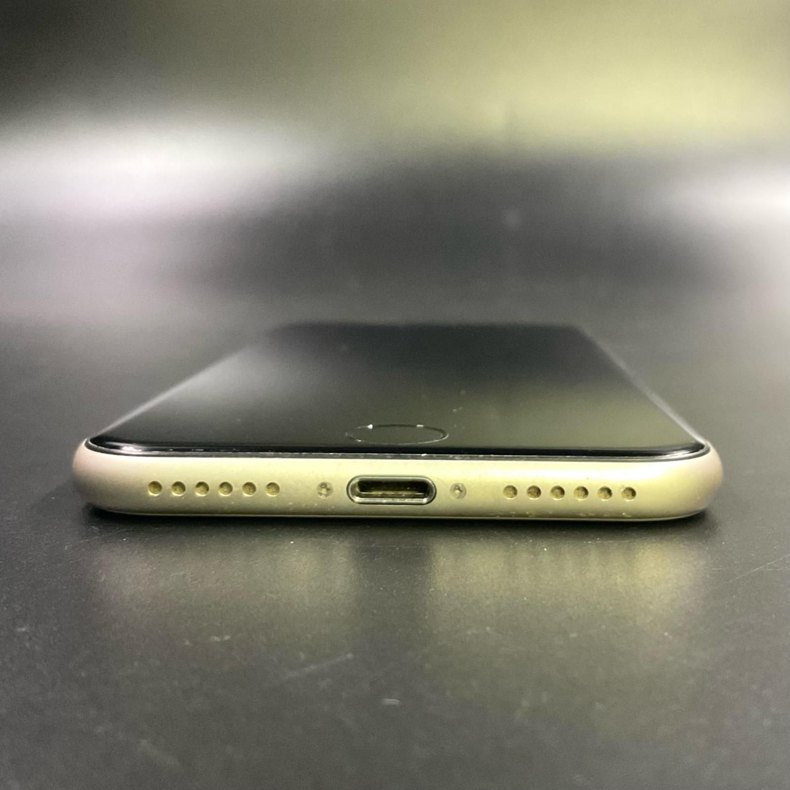 iPhone SE3 64GB スターライト SIMフリー - メルカリ
