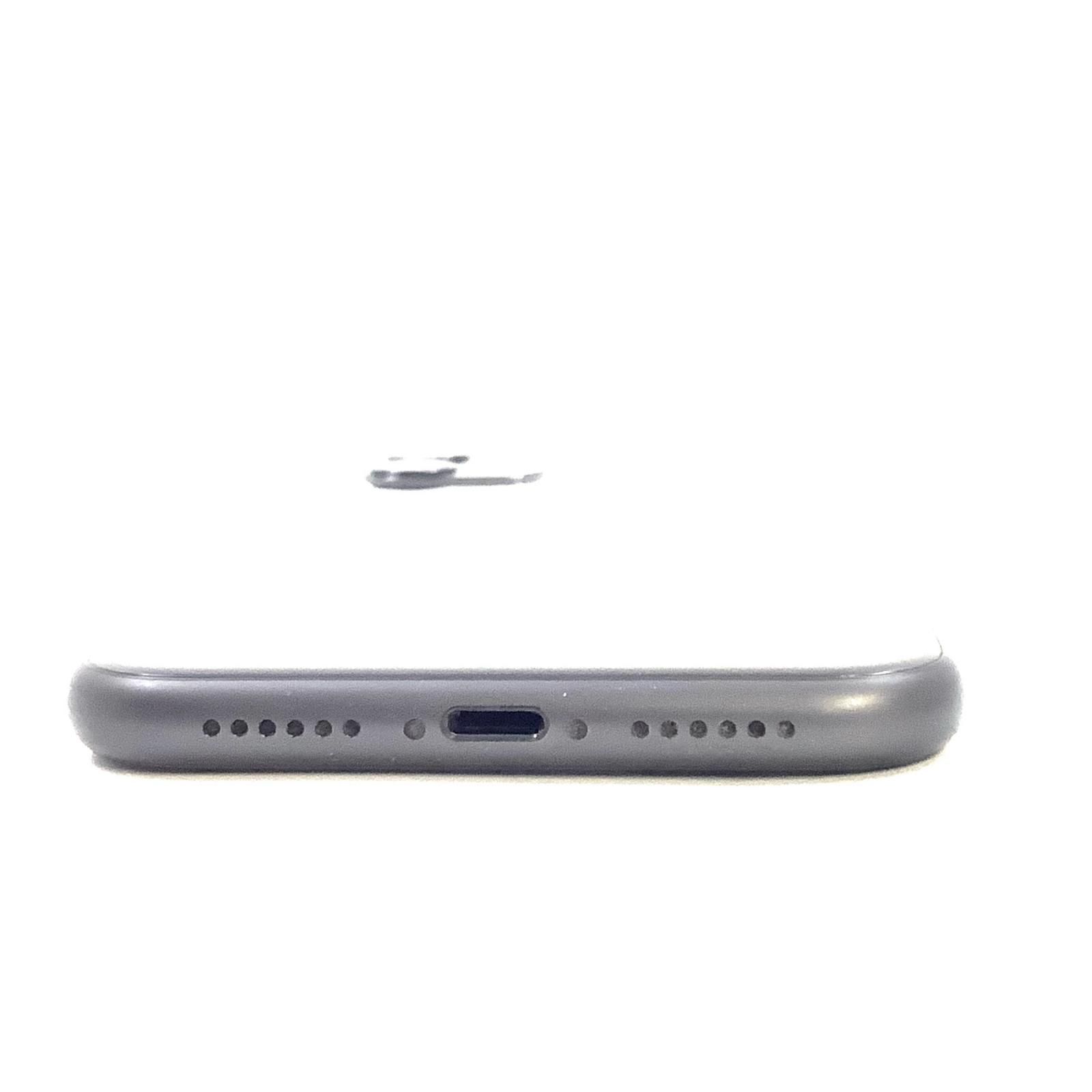 iPhone 11 64GB ブラック docomo 白ロム - メルカリ