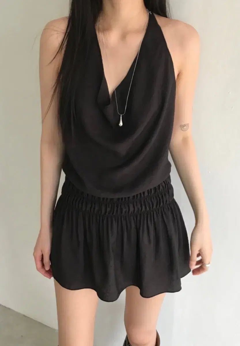 our cabinet date halter ops ( ブラック )