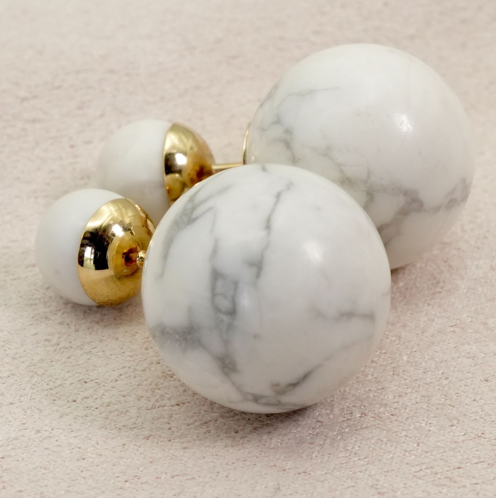 クリスチャンディオール マーブル ピアス トライバル ボール/25-3574 27,972円