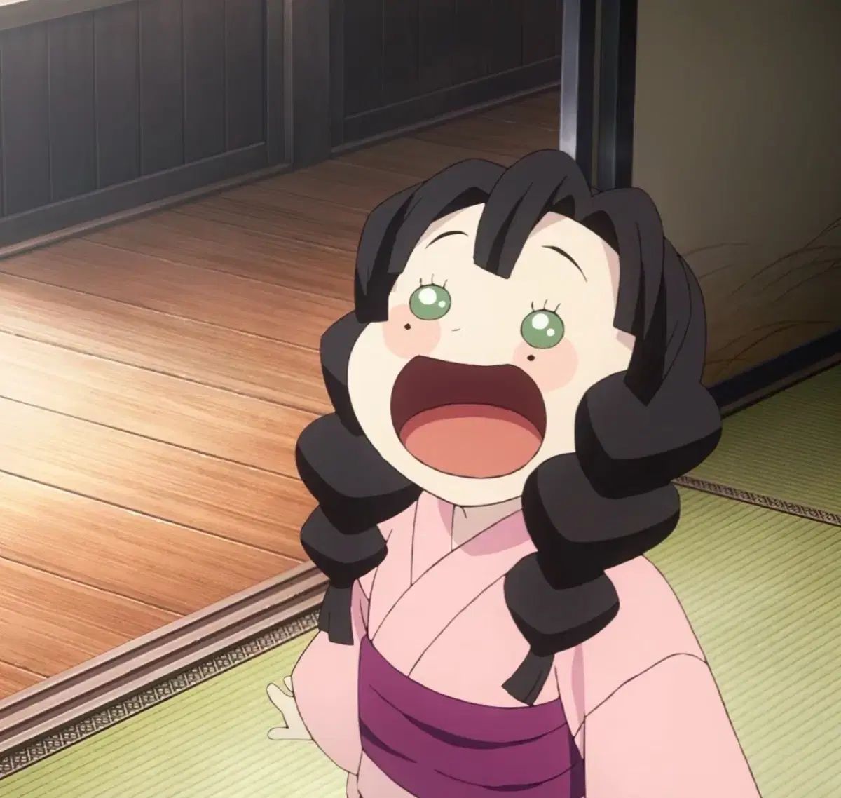 323