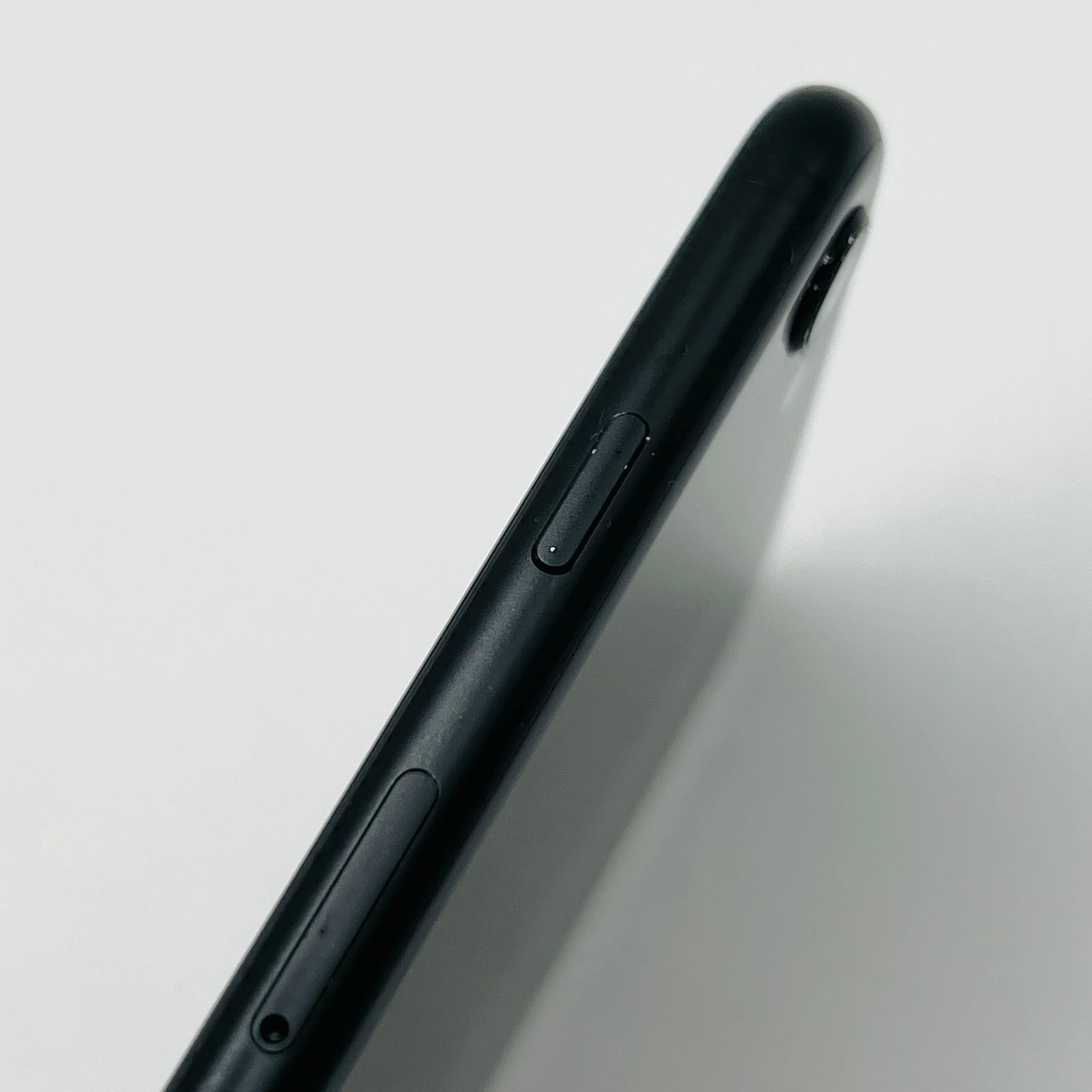iPhone SE2 64GB ブラック SIMフリー 美品 - メルカリ