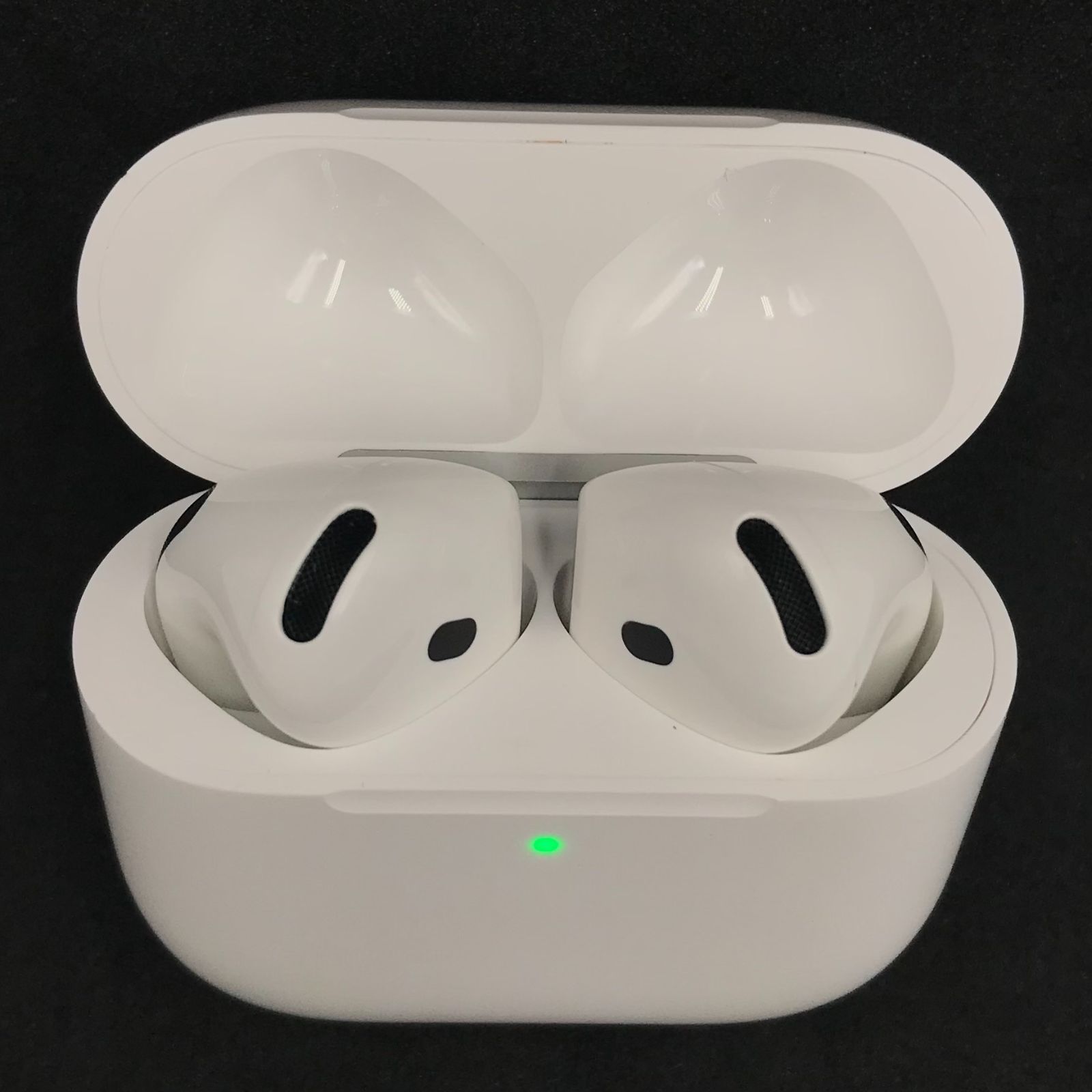 ■【ジャンク品】Apple AirPods 4 ワイヤレスイヤホン A3055 A3059 ホワイト MXP93J/A 充電ケース付き Bluetooth 中古