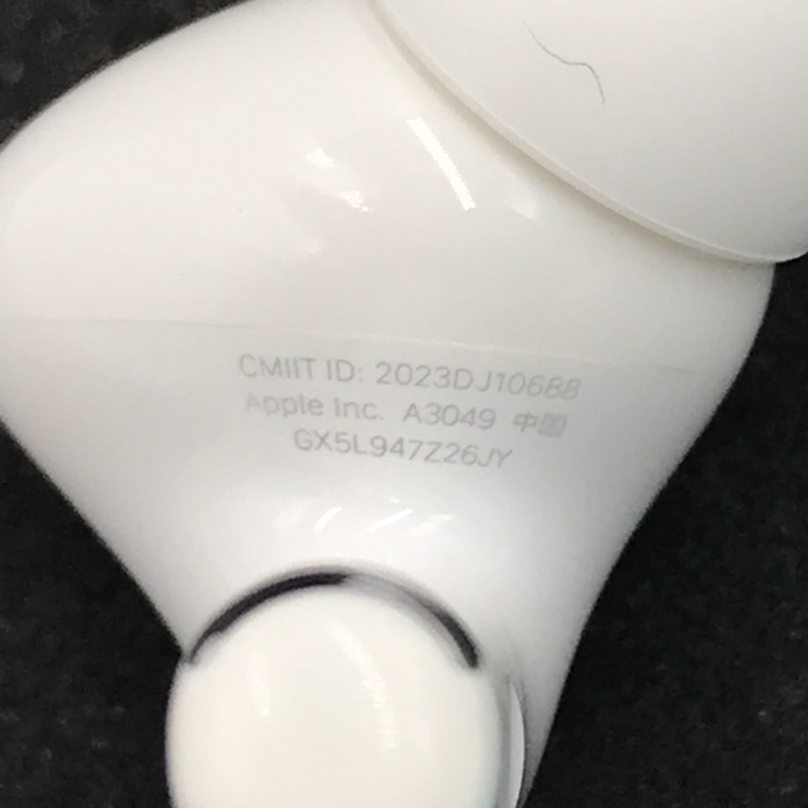 □【ジャンク品】Apple AirPods Pro 第2世代 充電ケース A3049