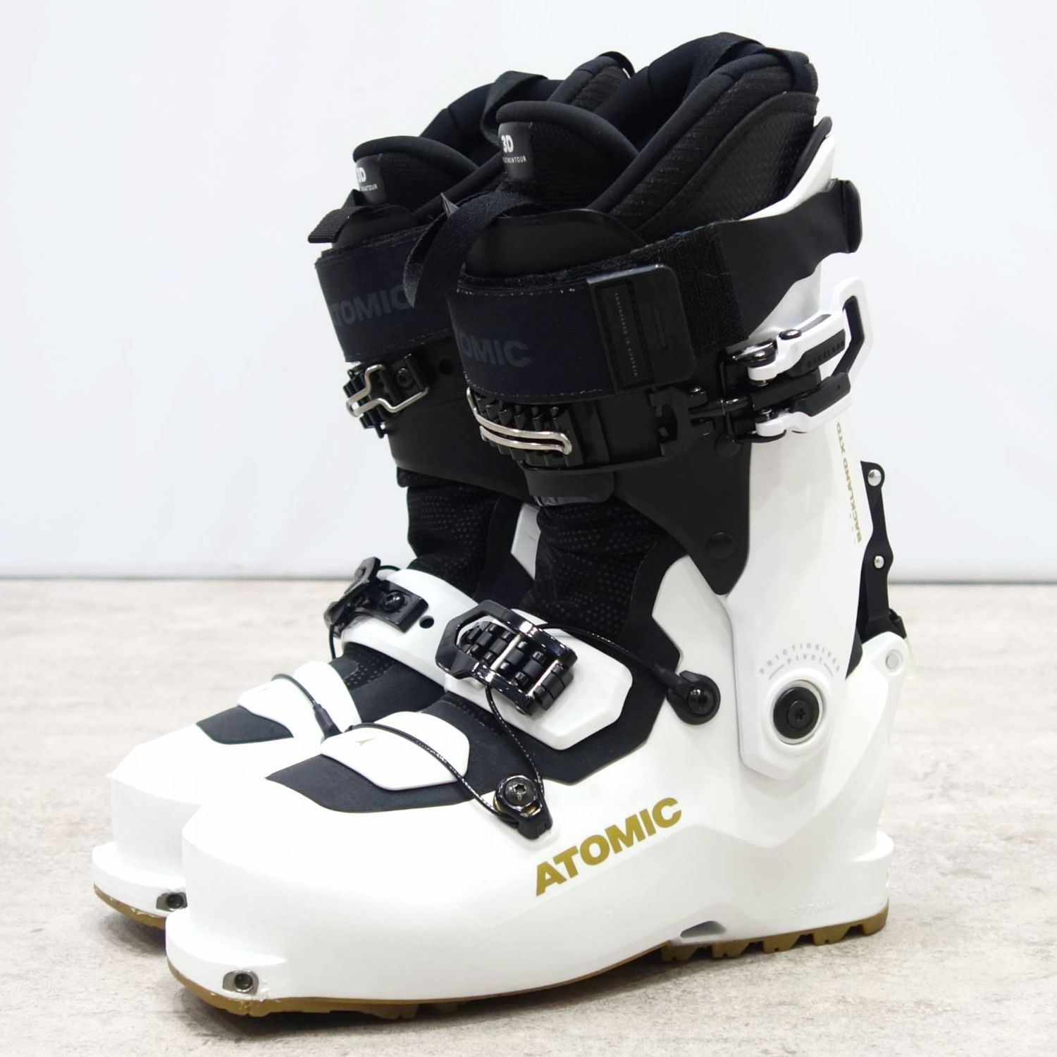 美品 アトミック ATOMIC スキー ブーツ BACKLAND XTD 105