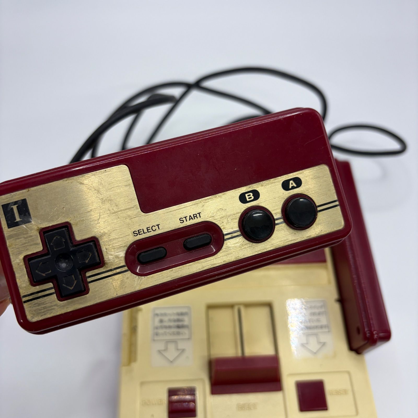 ジャンク品】初代ファミリーコンピューター 本体 - メルカリ