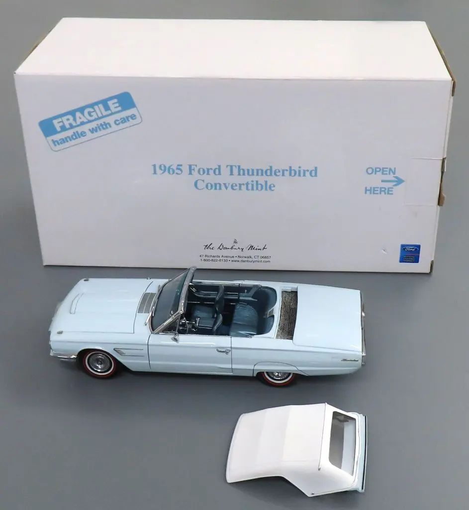 【中古】ミニカー 1965 Ford Thunderbird Convertible(スカイブルー) [06857]