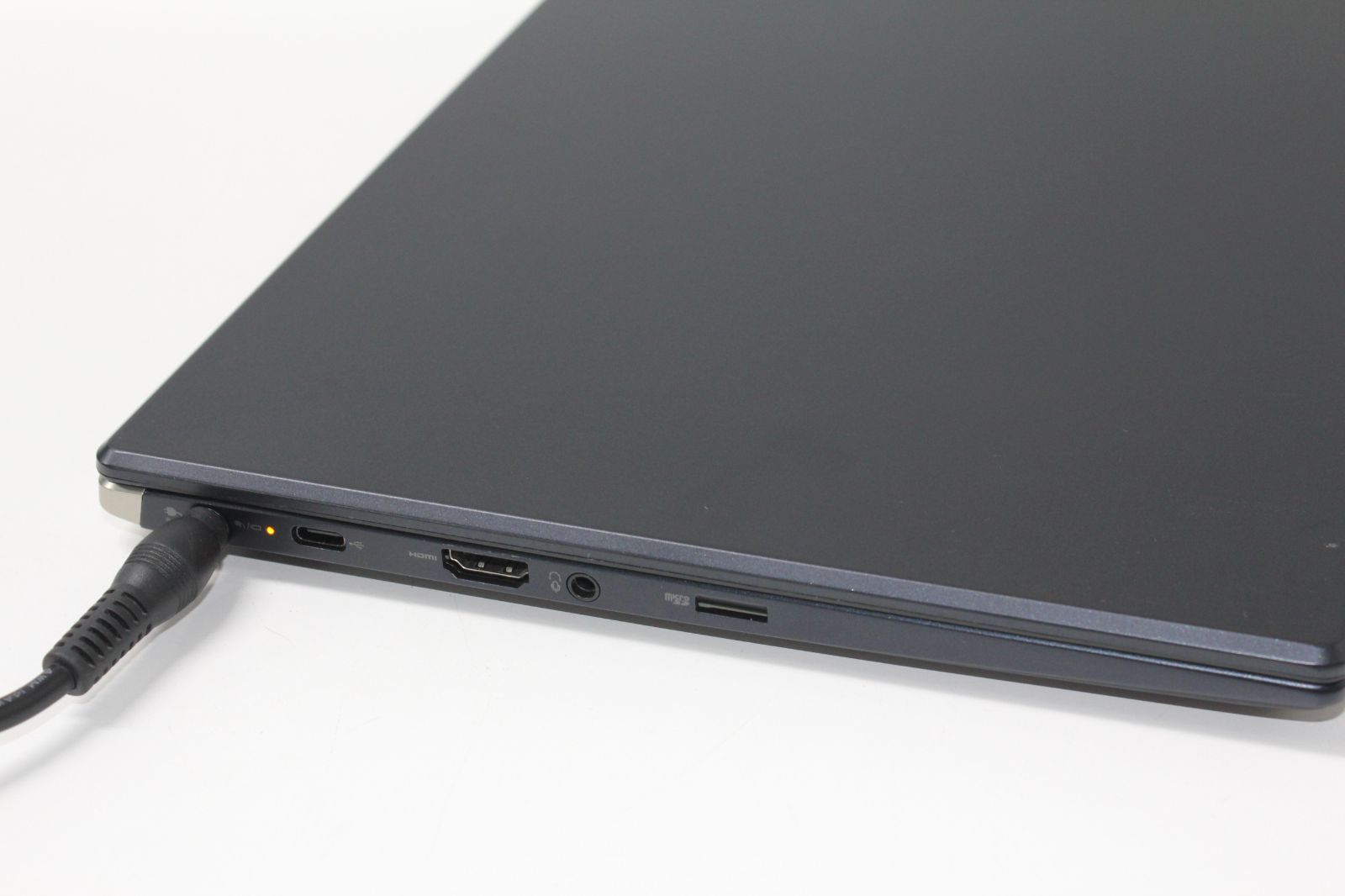 現状品/中古ノートPC】東芝〈dynabook P1-G7JP-BL〉第8世代Core i7