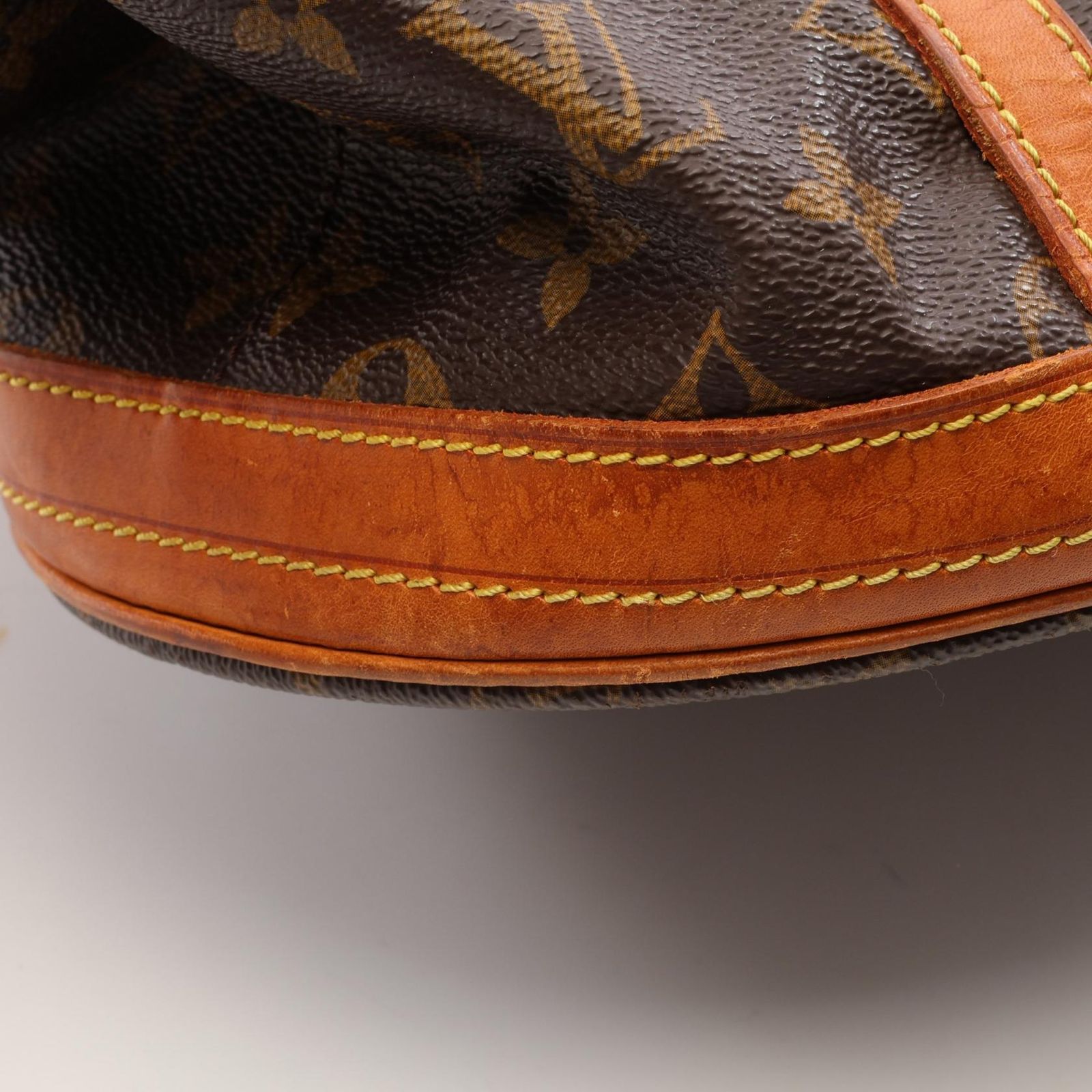 LOUIS VUITTON ルイ・ヴィトン バケットGM ショルダーバッグ