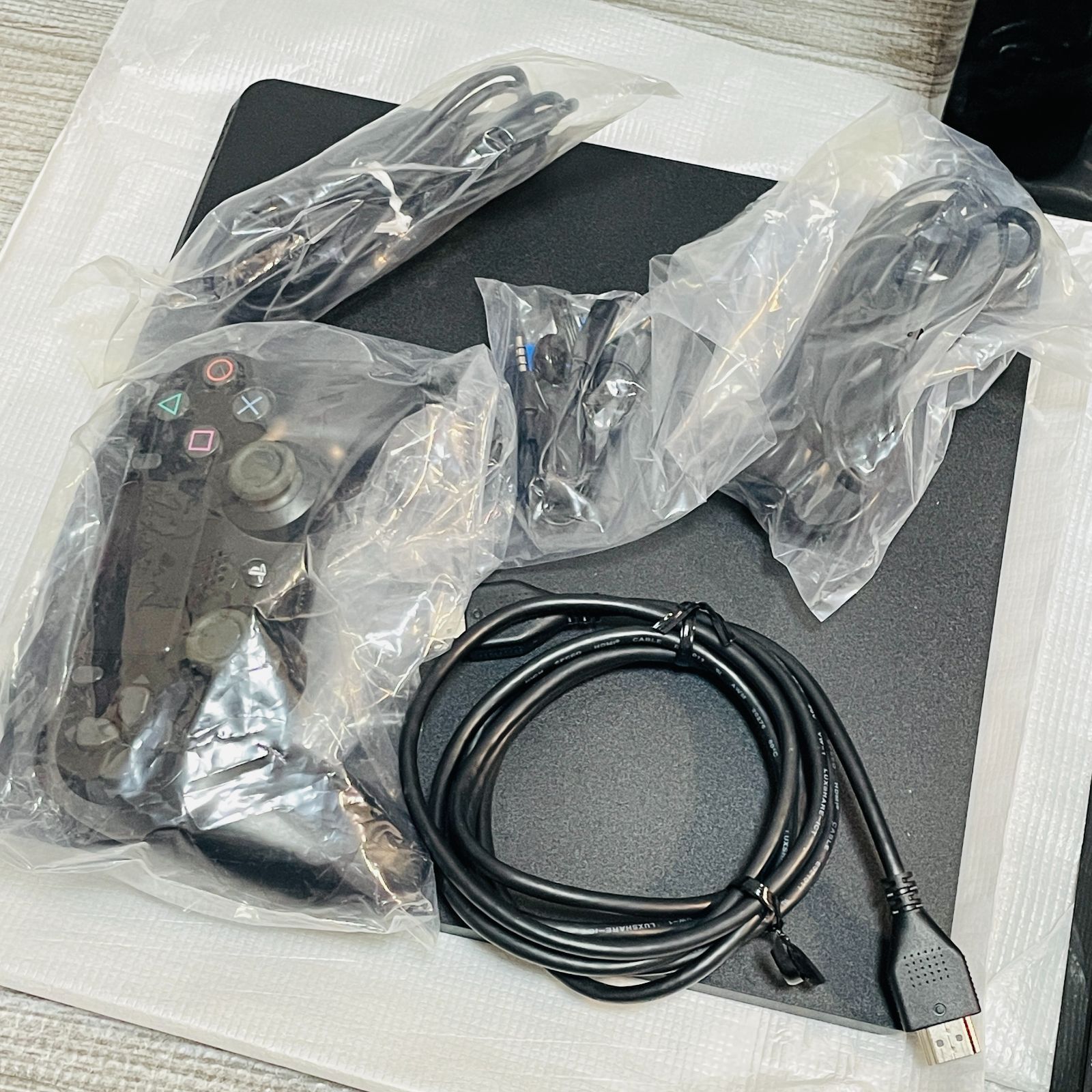 美品 封印シール有 PS4 1TB Fate/EXTELLA Edition フェイト エクステラ