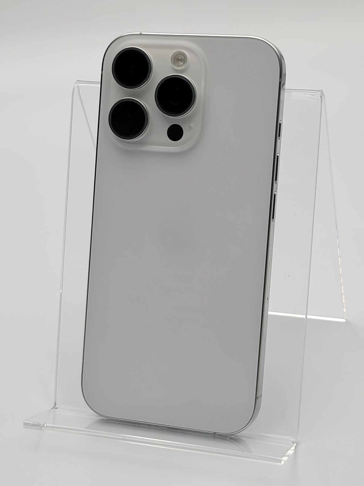 iPhone 16 Pro 128GB ホワイトチタニウム SIMフリー 中古A - メルカリ