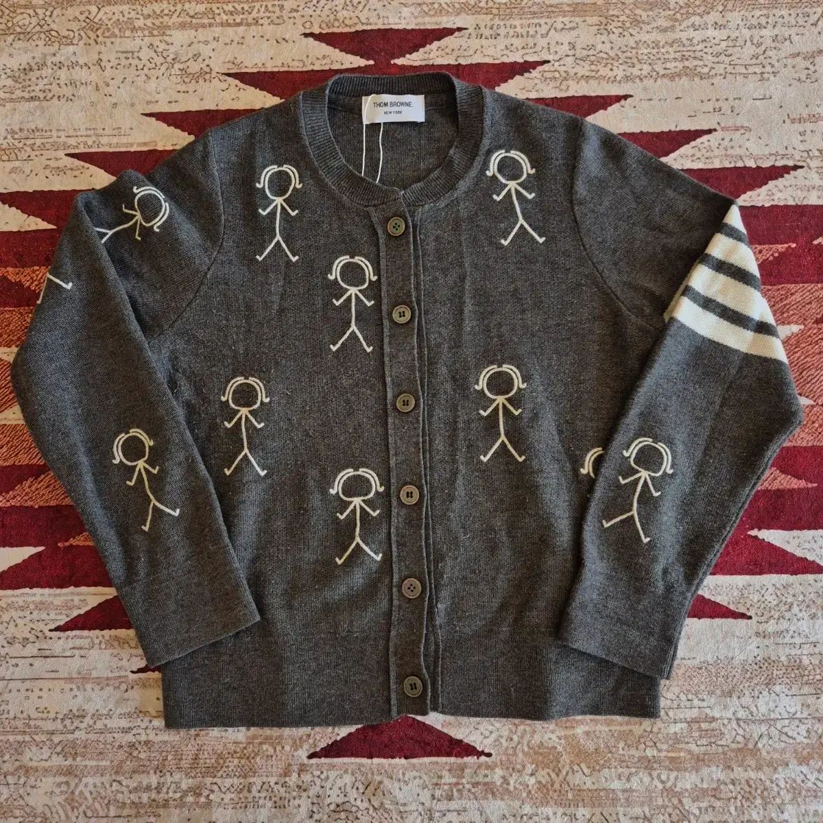 トム・ブラウン NEW YORK 4バー Mr. トム 刺繍 カーディガン M(95)