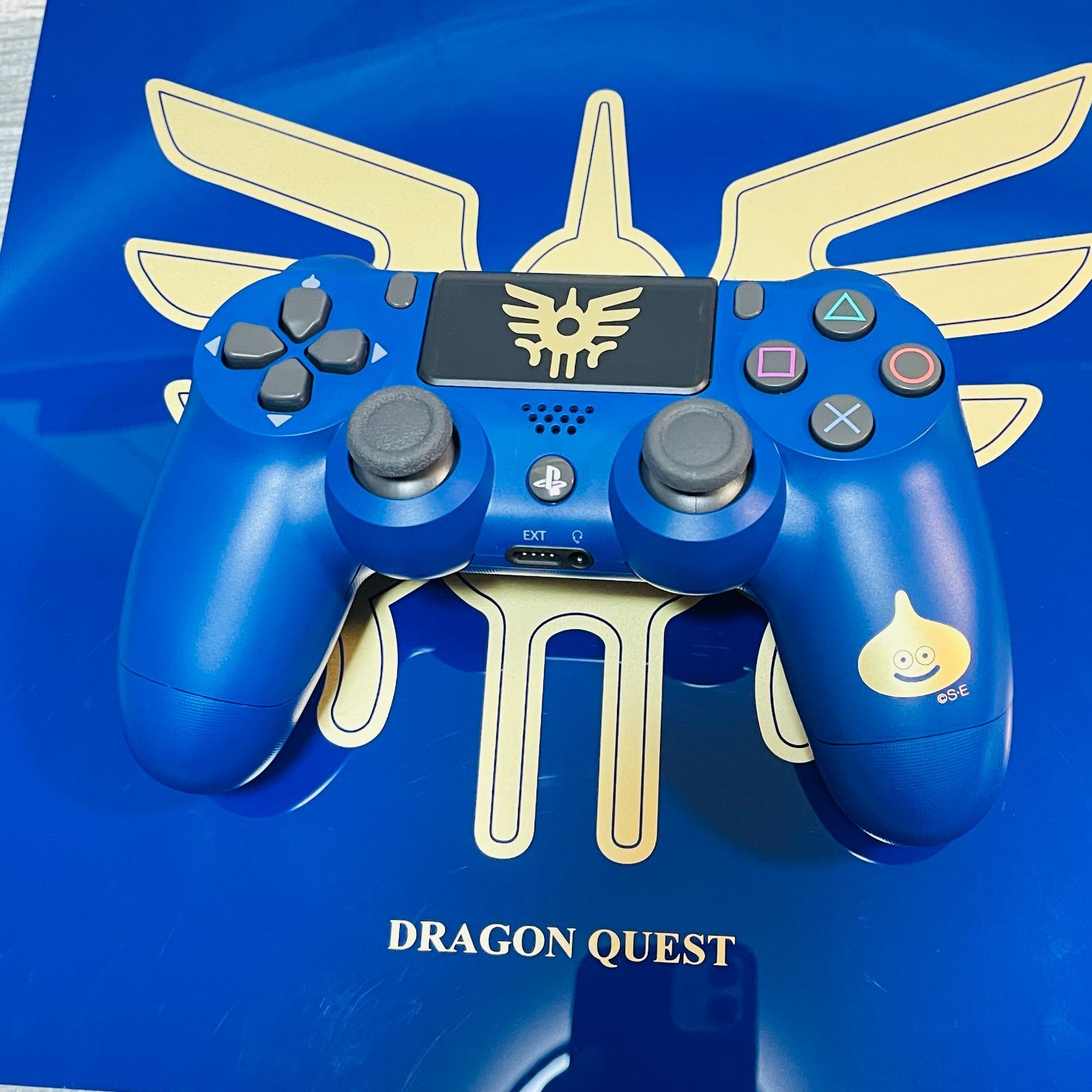 美品 PS4 本体 1TB ドラゴンクエスト ロト エディション CUH-2000B